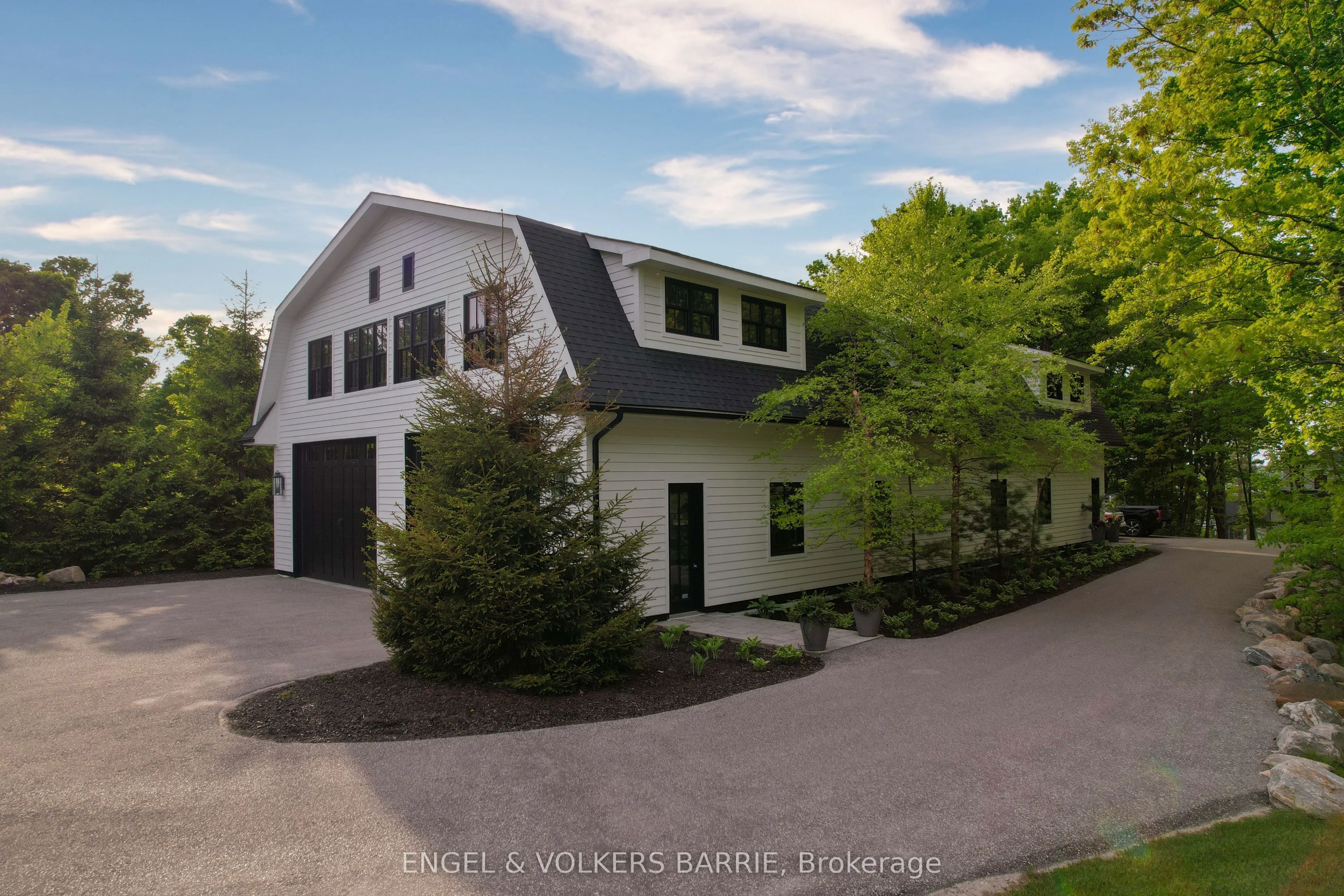 880 Shoreview Drive