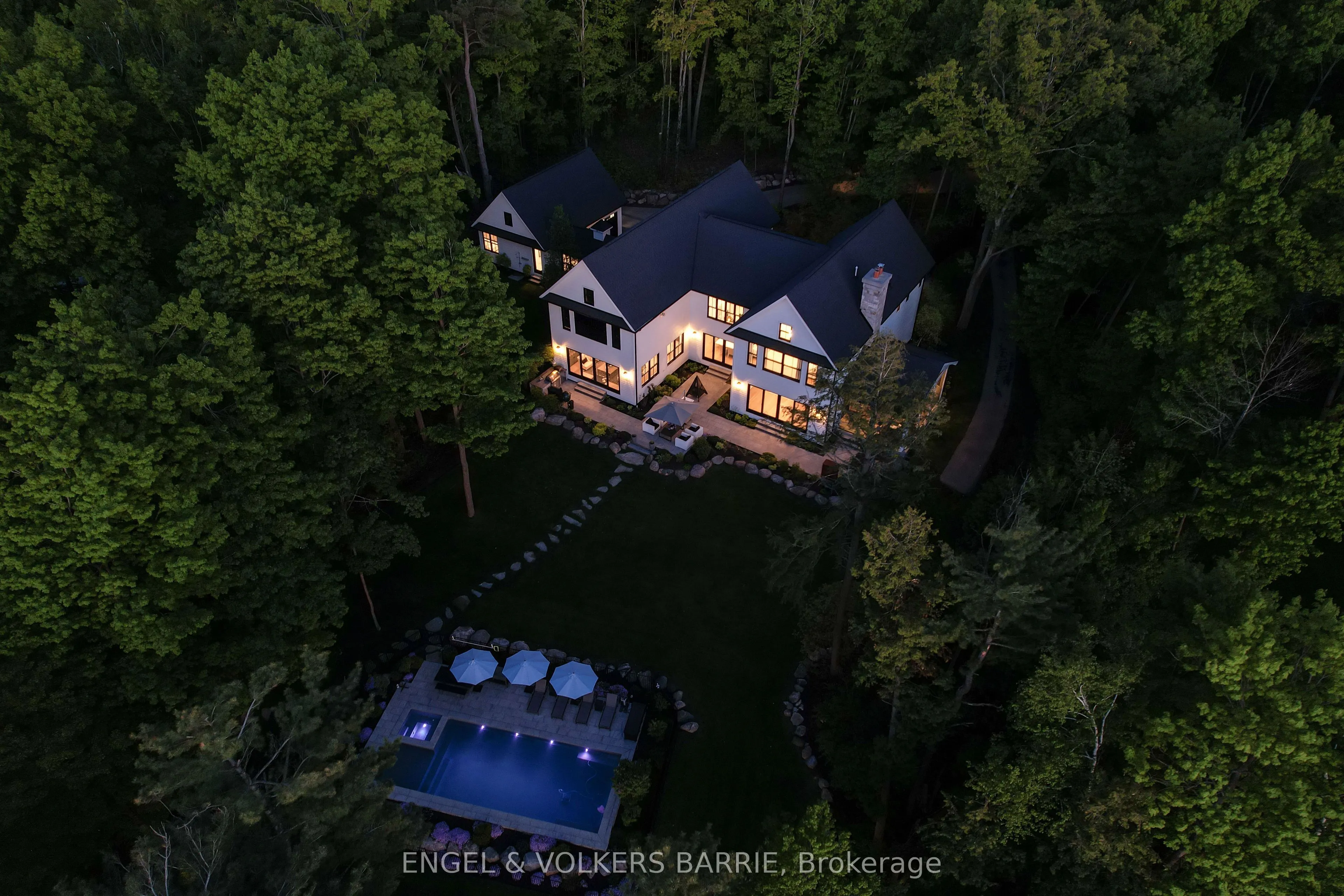 880 Shoreview Drive