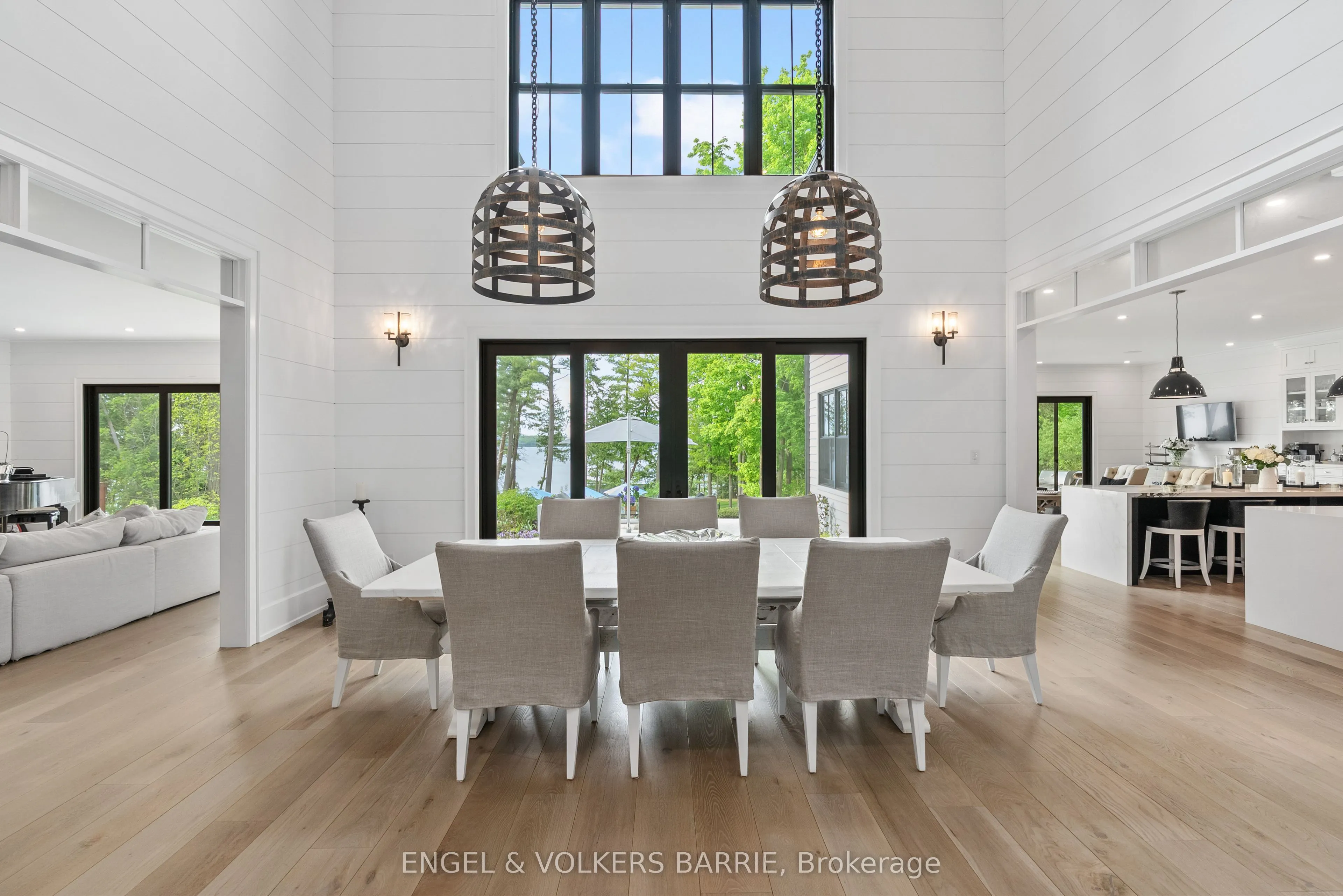 880 Shoreview Drive