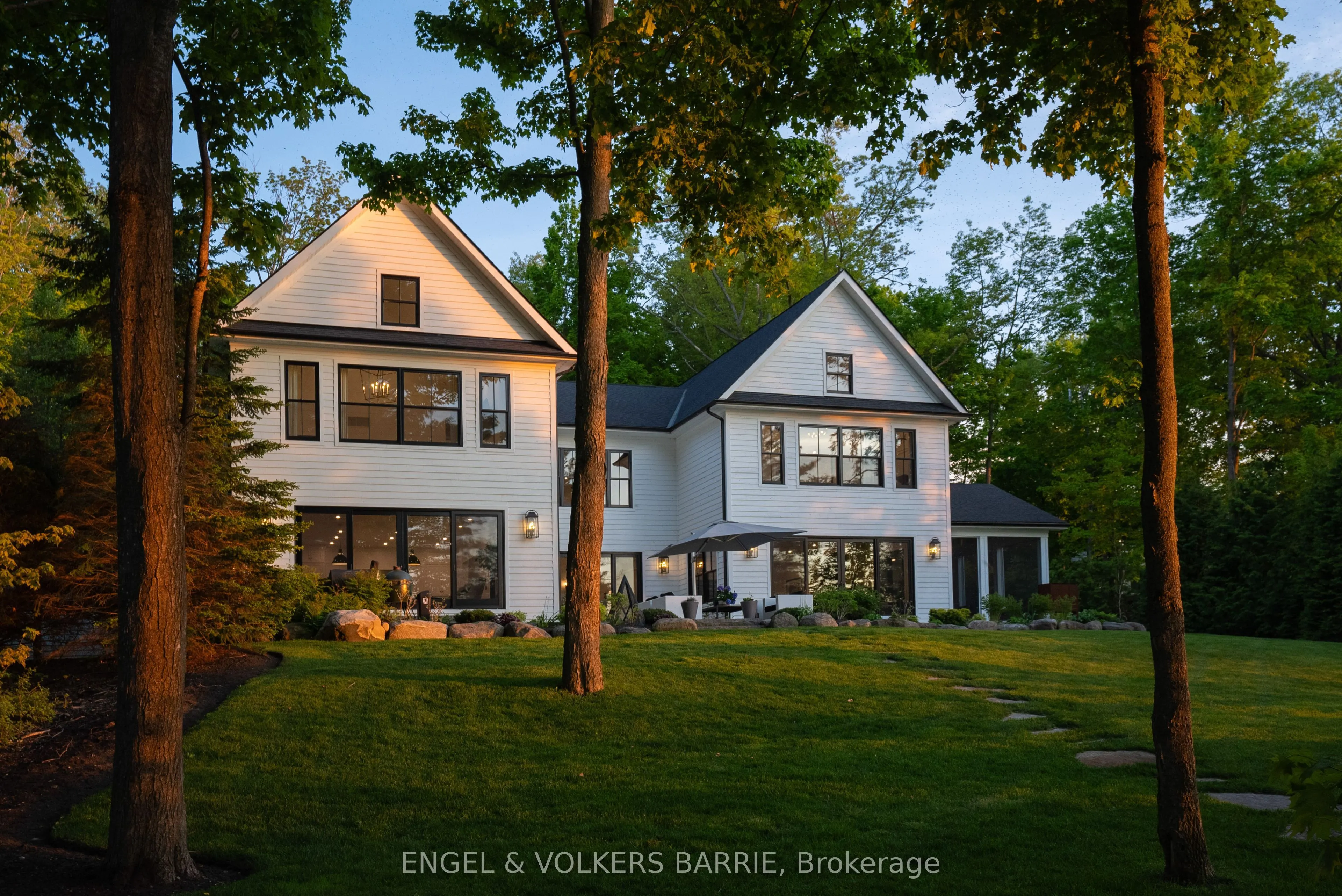 880 Shoreview Drive