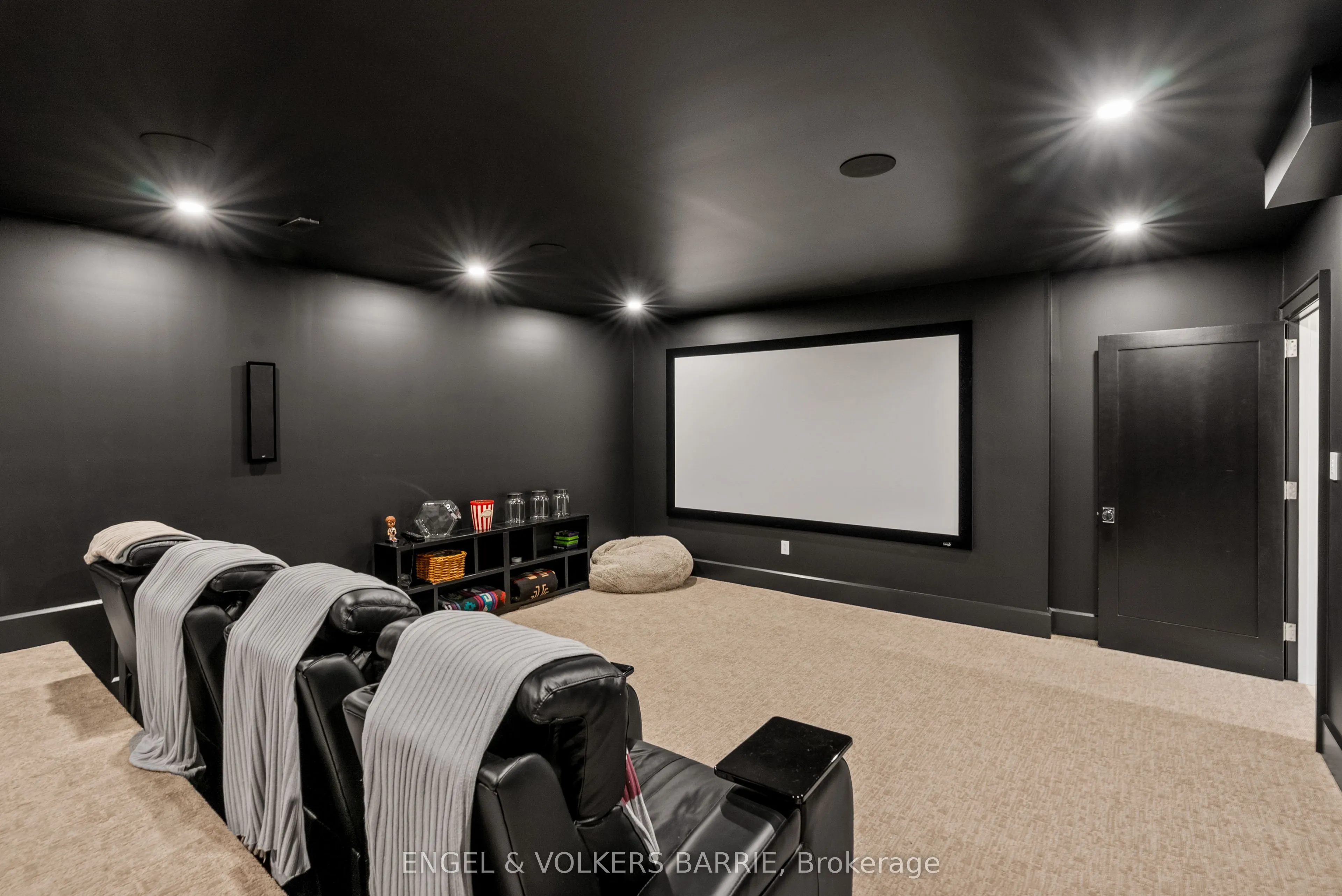 880 Shoreview Drive