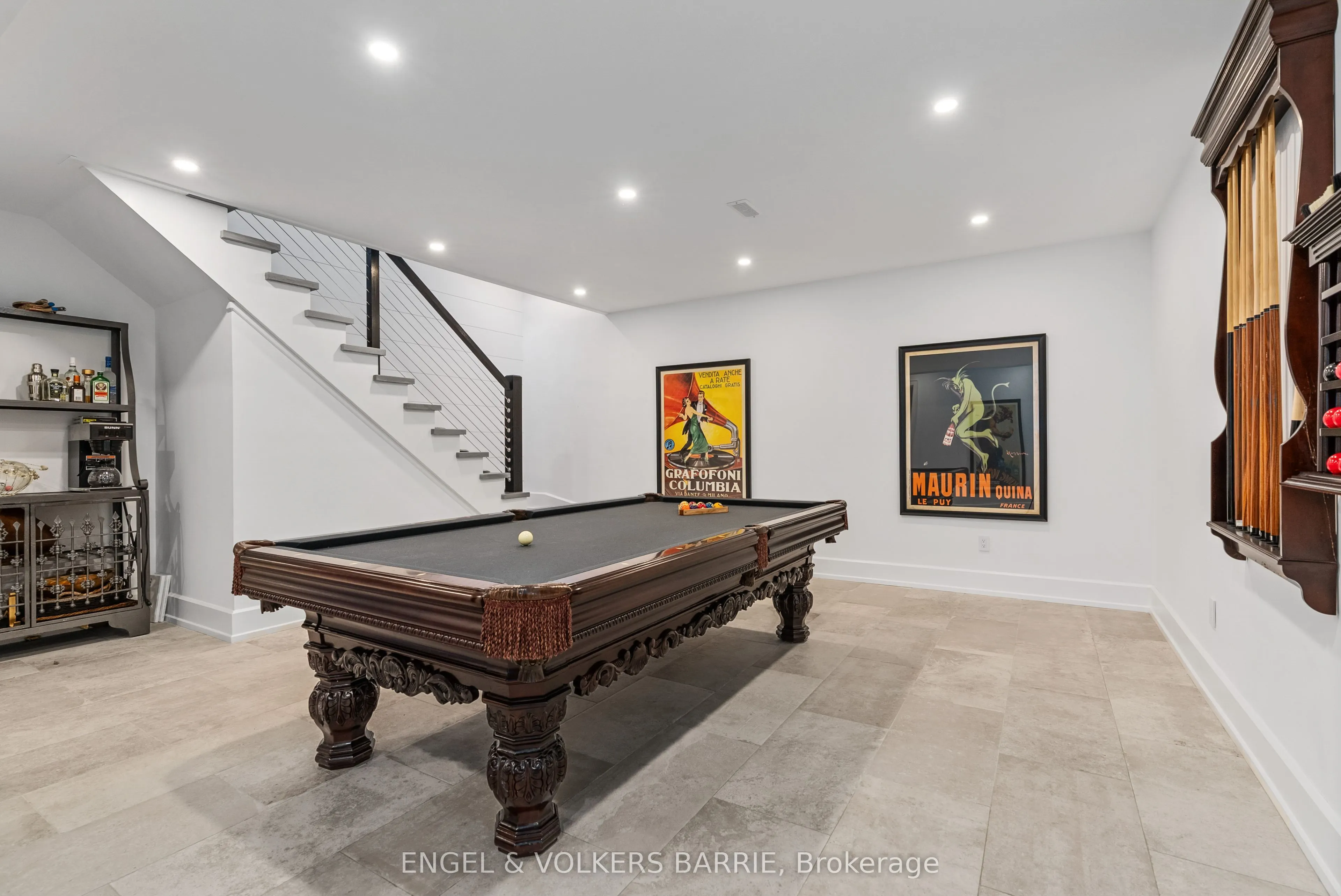 880 Shoreview Drive