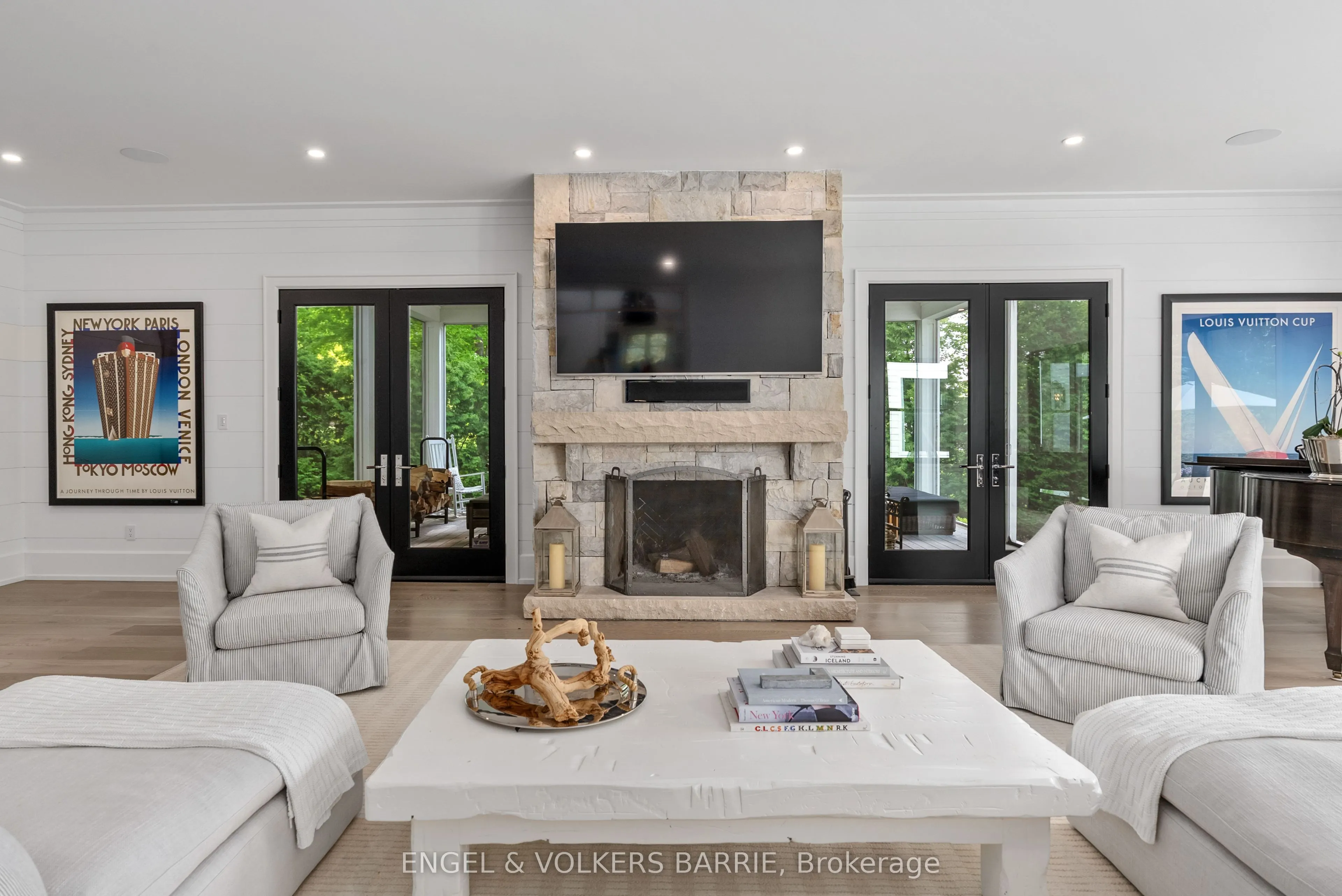 880 Shoreview Drive