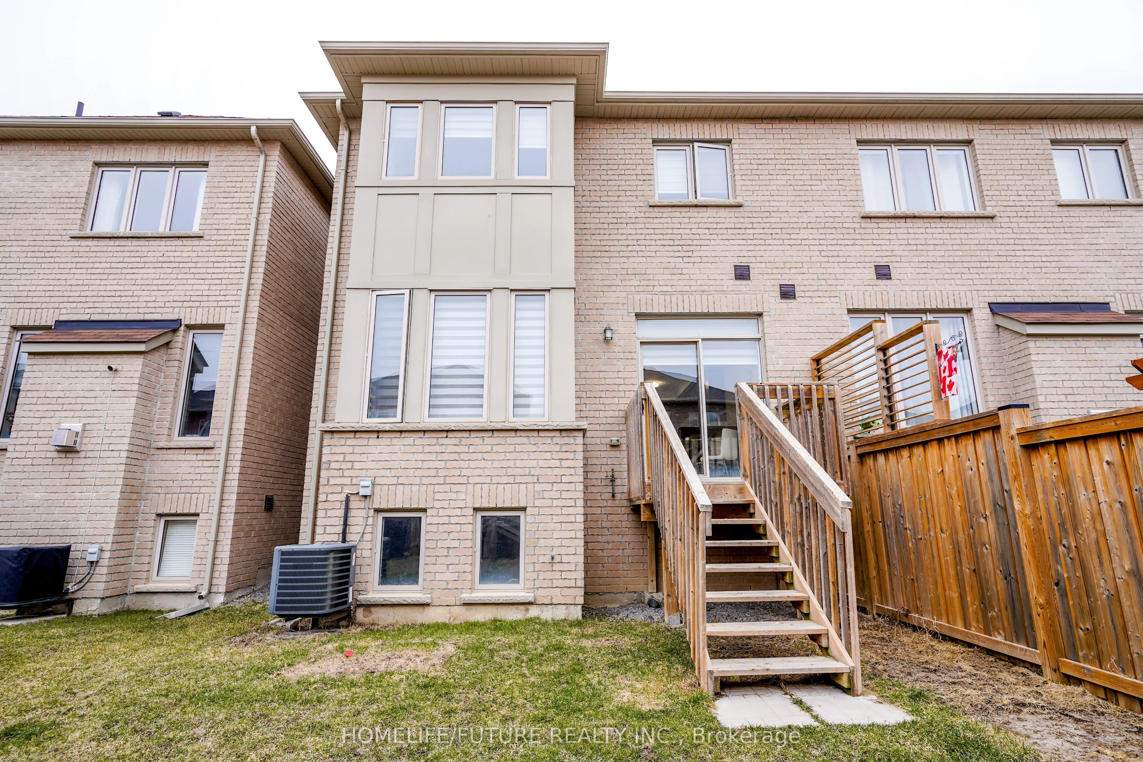 53 Mondial Crescent