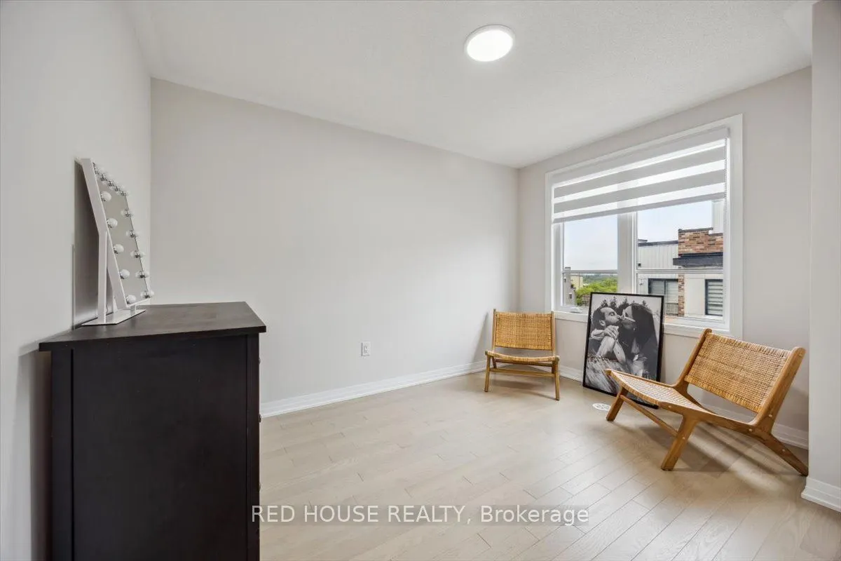 40 Baynes Way, #7