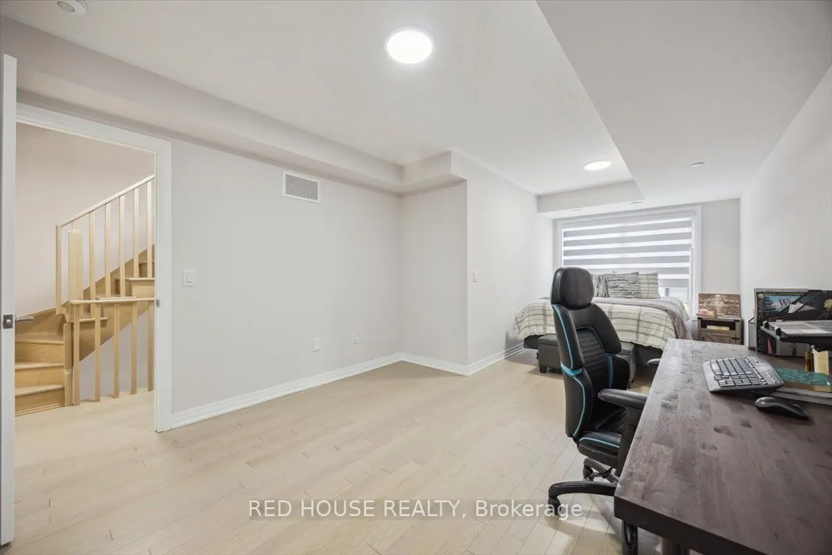 40 Baynes Way, #7