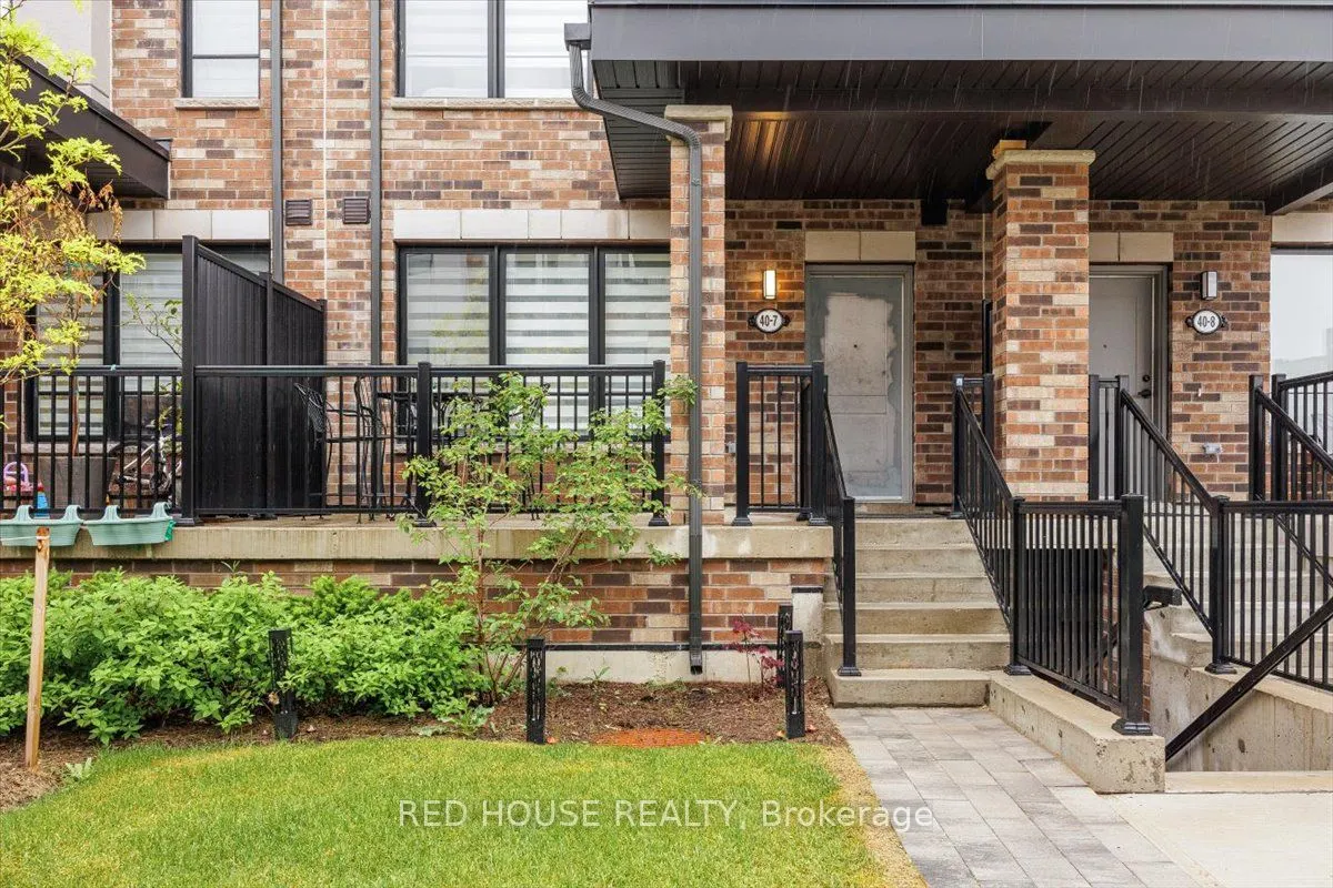 40 Baynes Way, #7