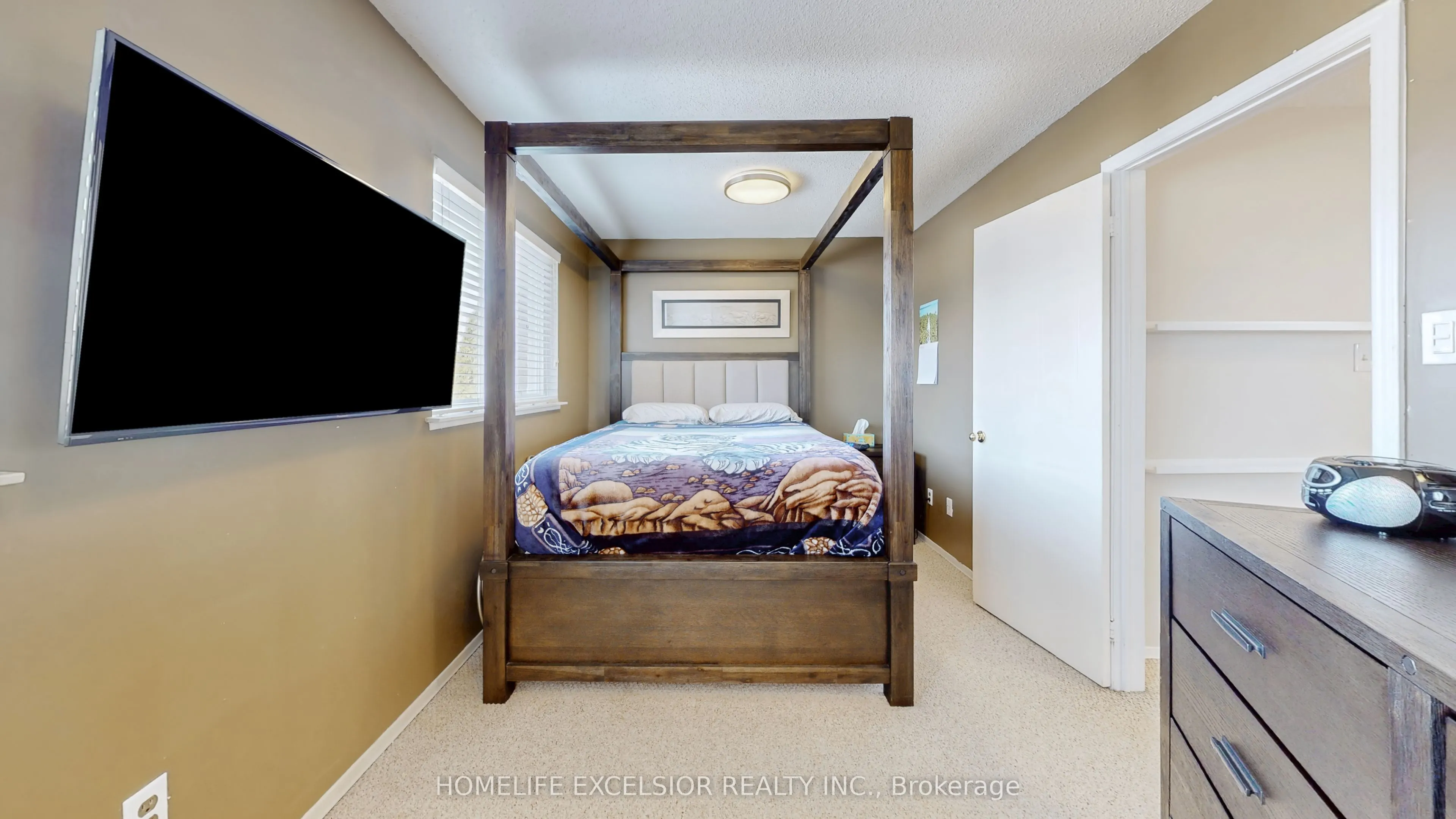579 Gibney Crescent, #1