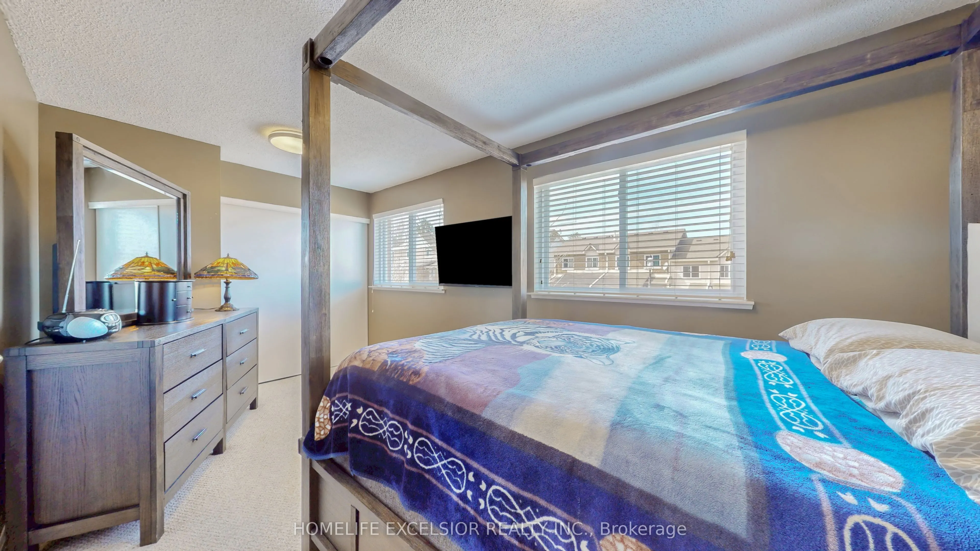 579 Gibney Crescent, #1