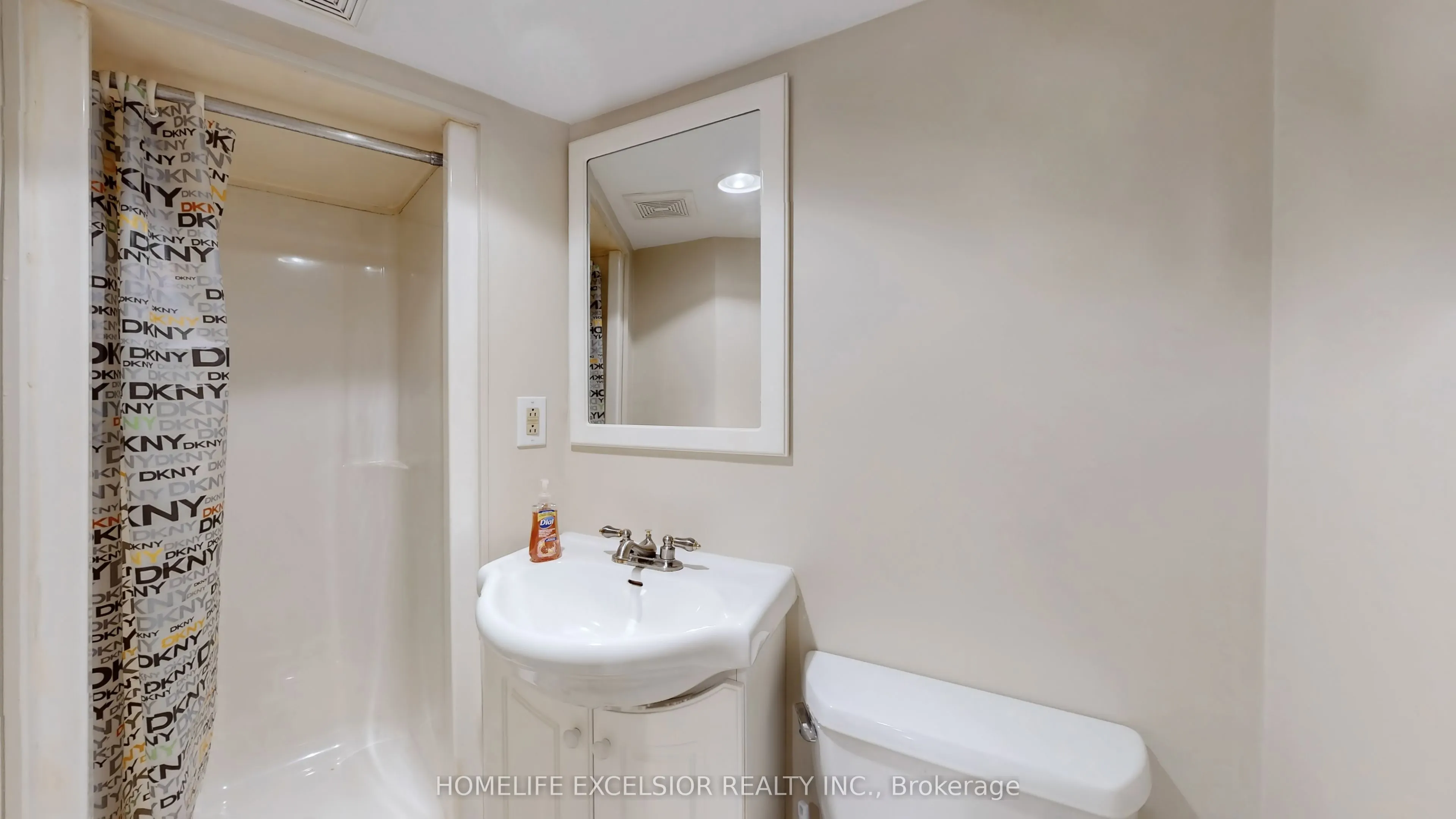 579 Gibney Crescent, #1