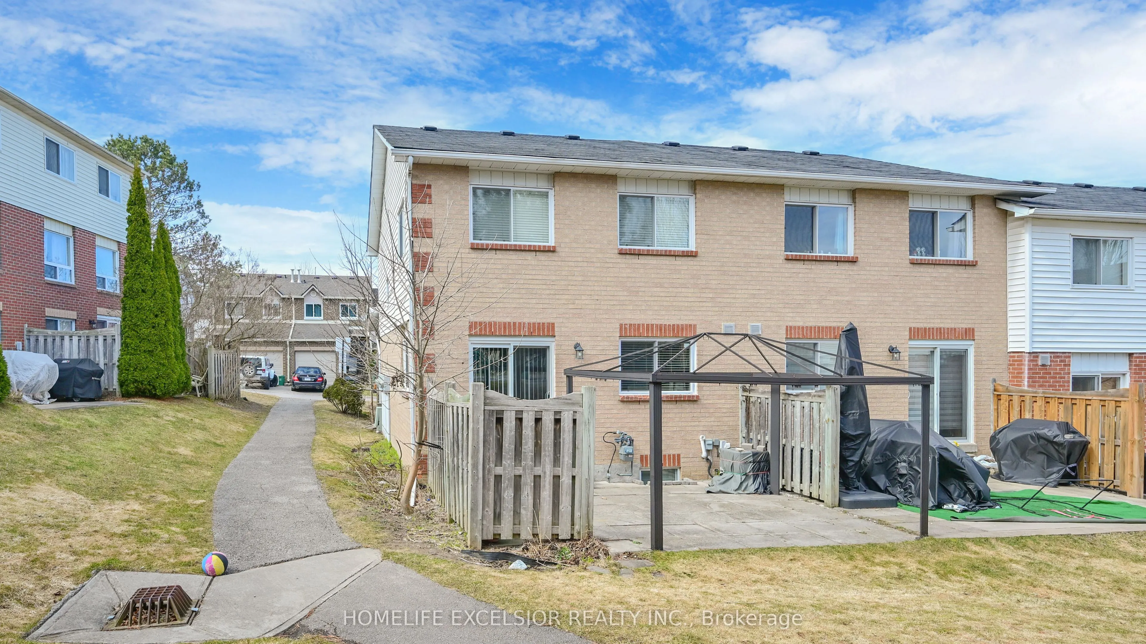 579 Gibney Crescent, #1