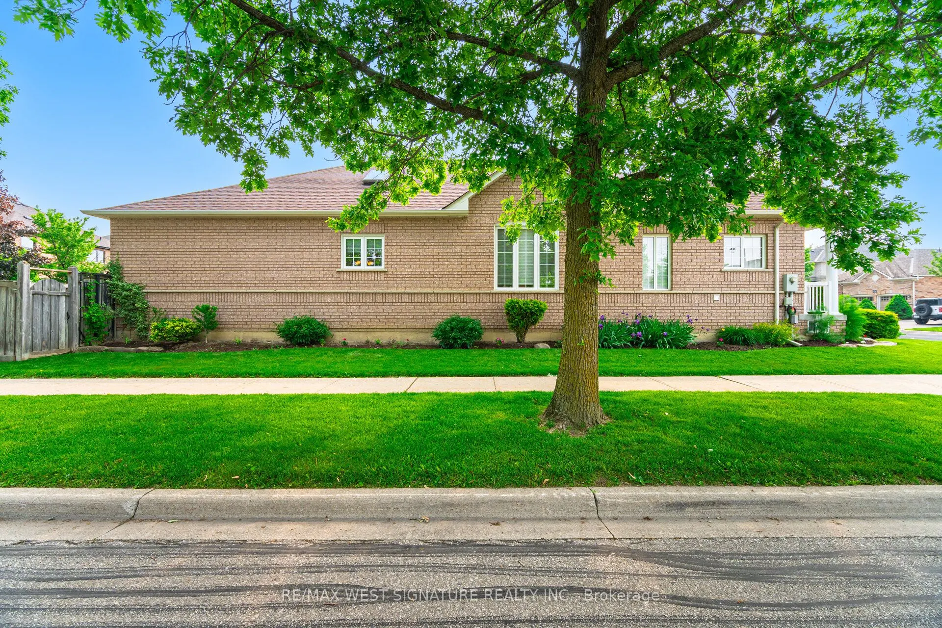 121 Calera Crescent