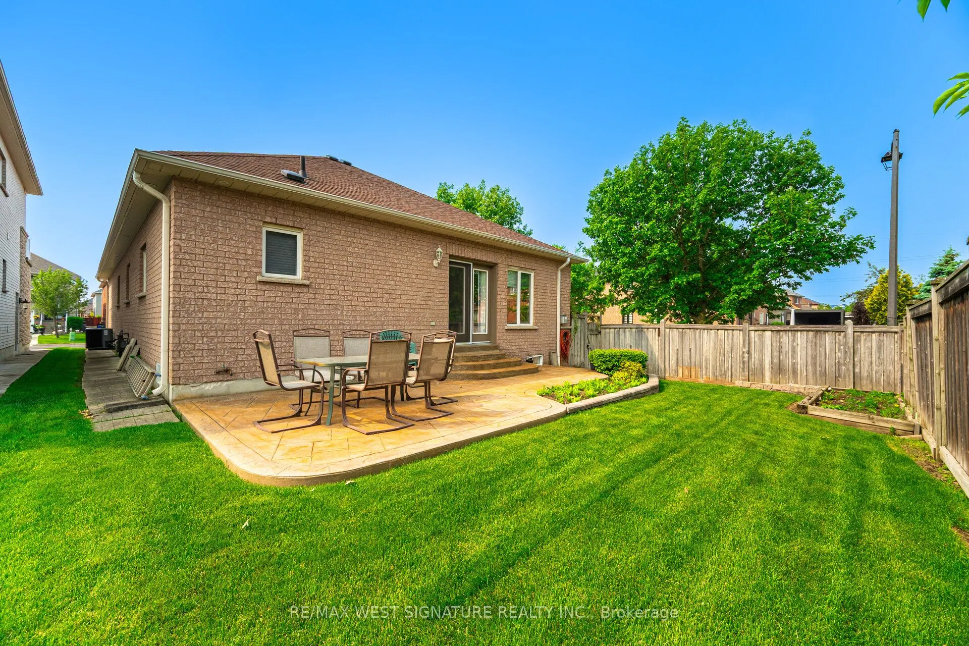 121 Calera Crescent