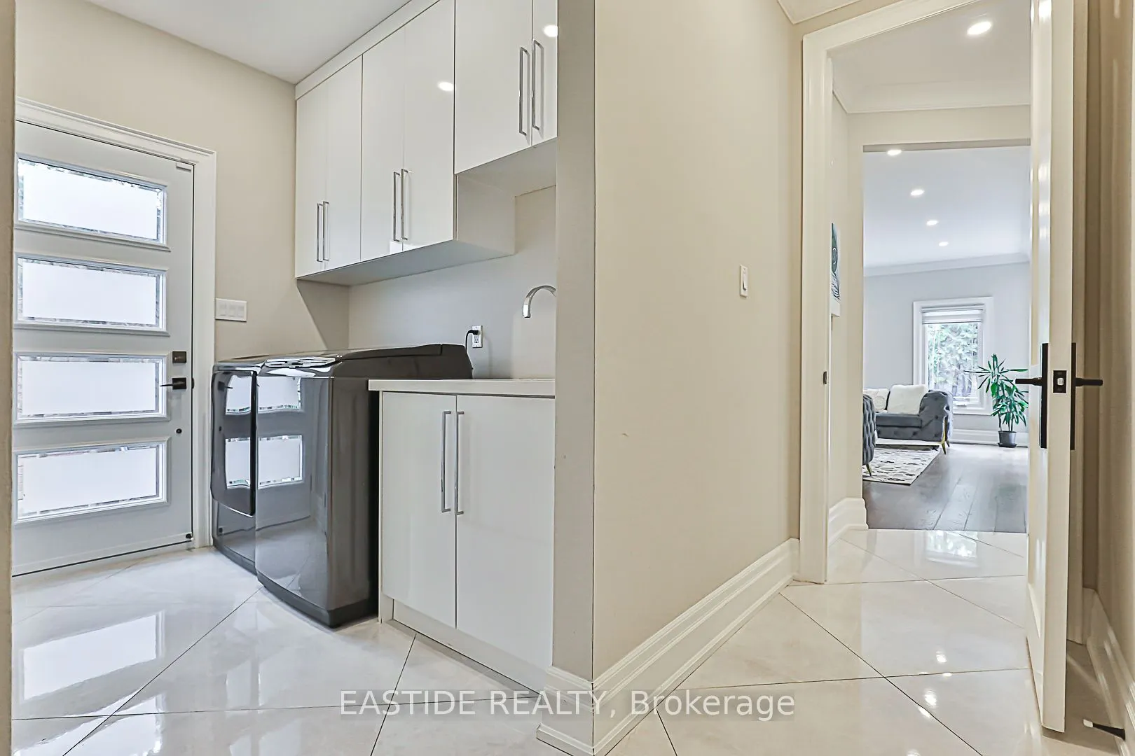 11 Gatcombe Circle
