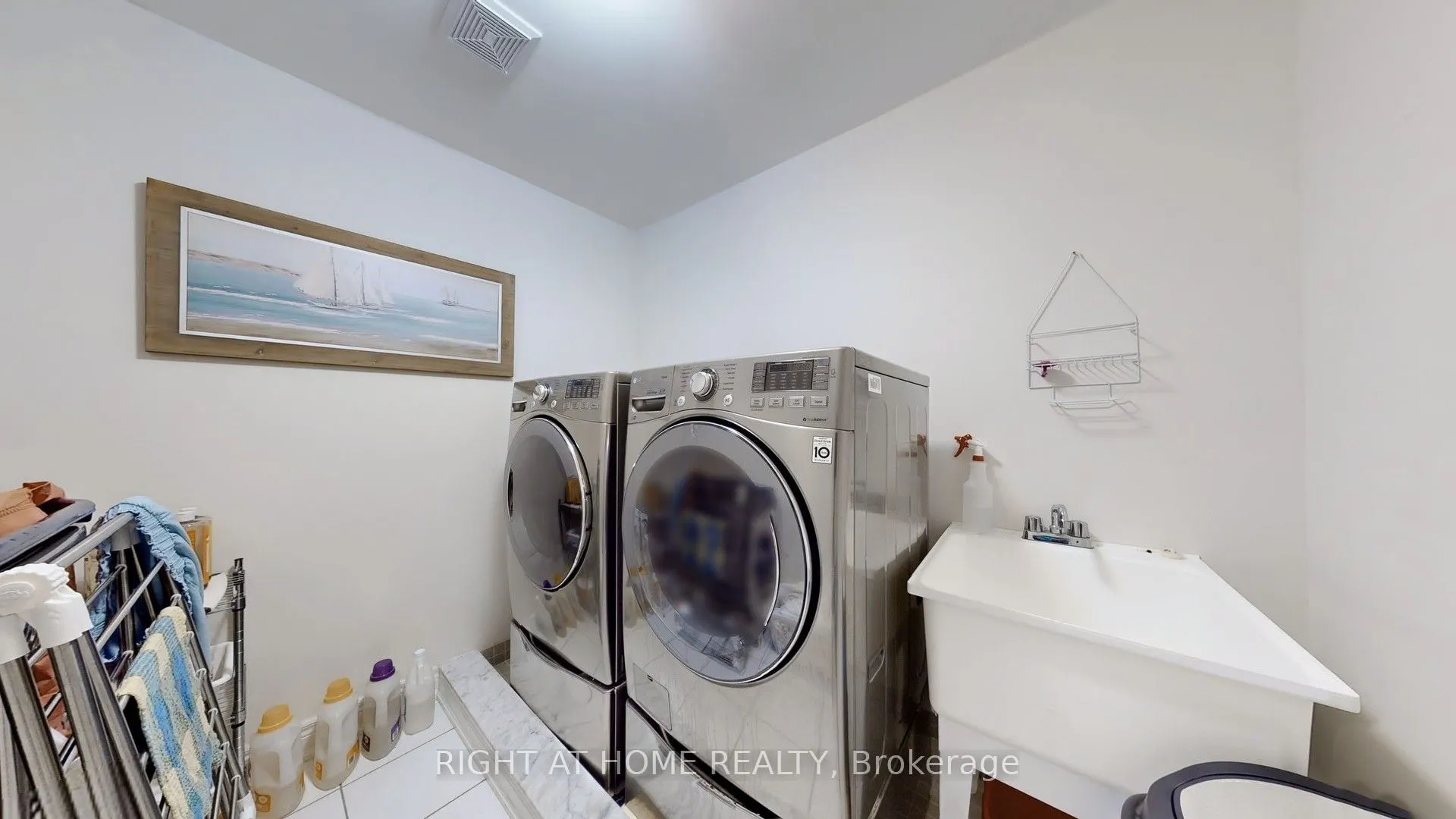 11 Robert Wilson Crescent