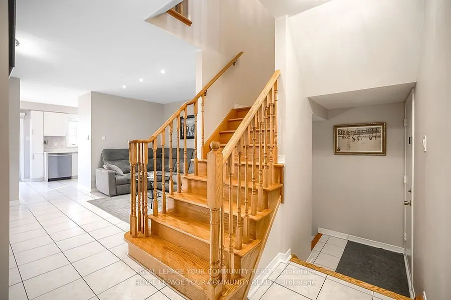 15 Echo Ridge Crescent