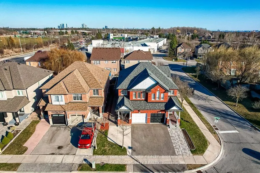 15 Echo Ridge Crescent