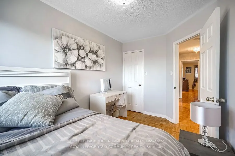 15 Echo Ridge Crescent