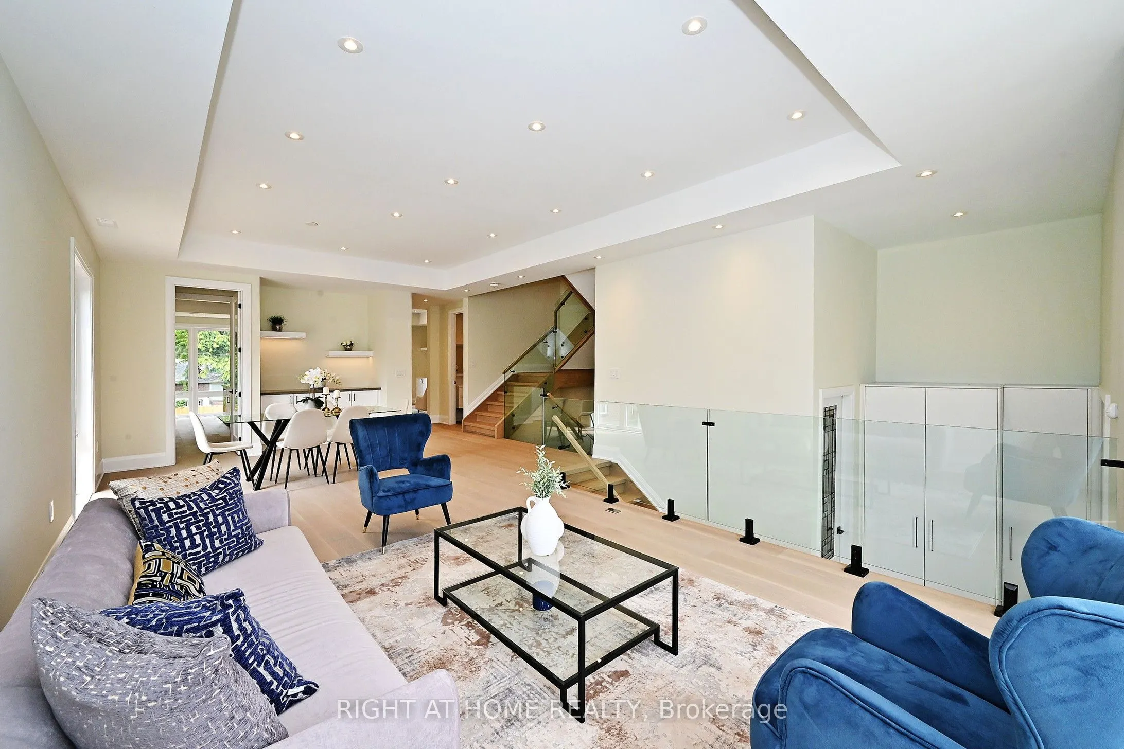 170 Lucas Street N, #170