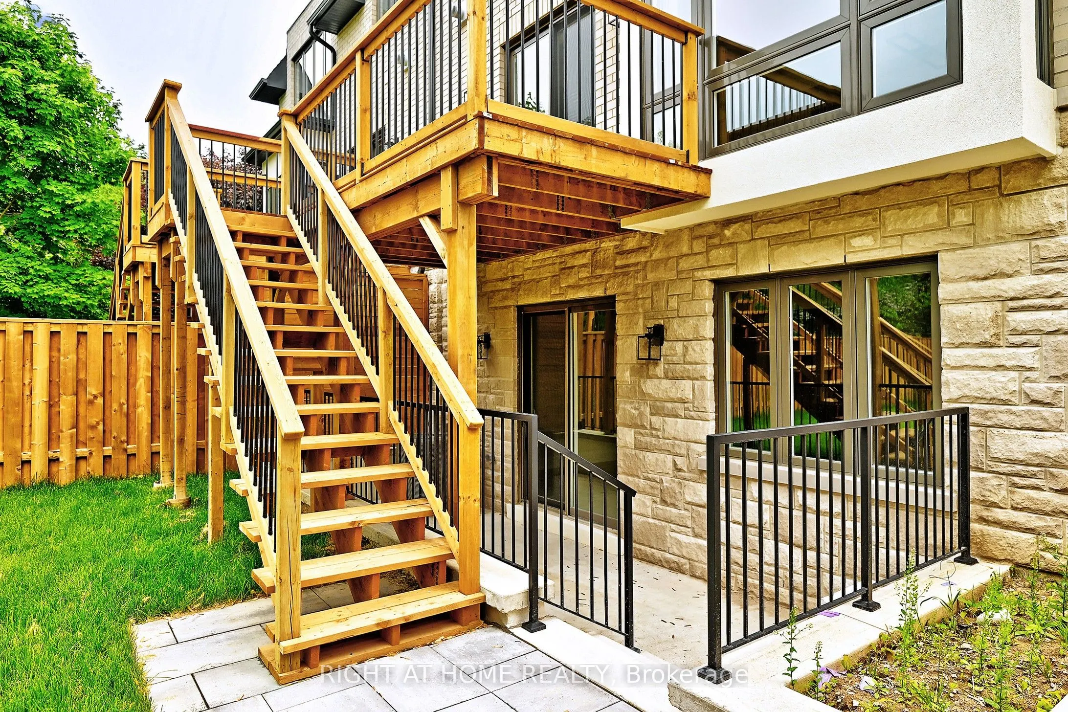 170 Lucas Street N, #170