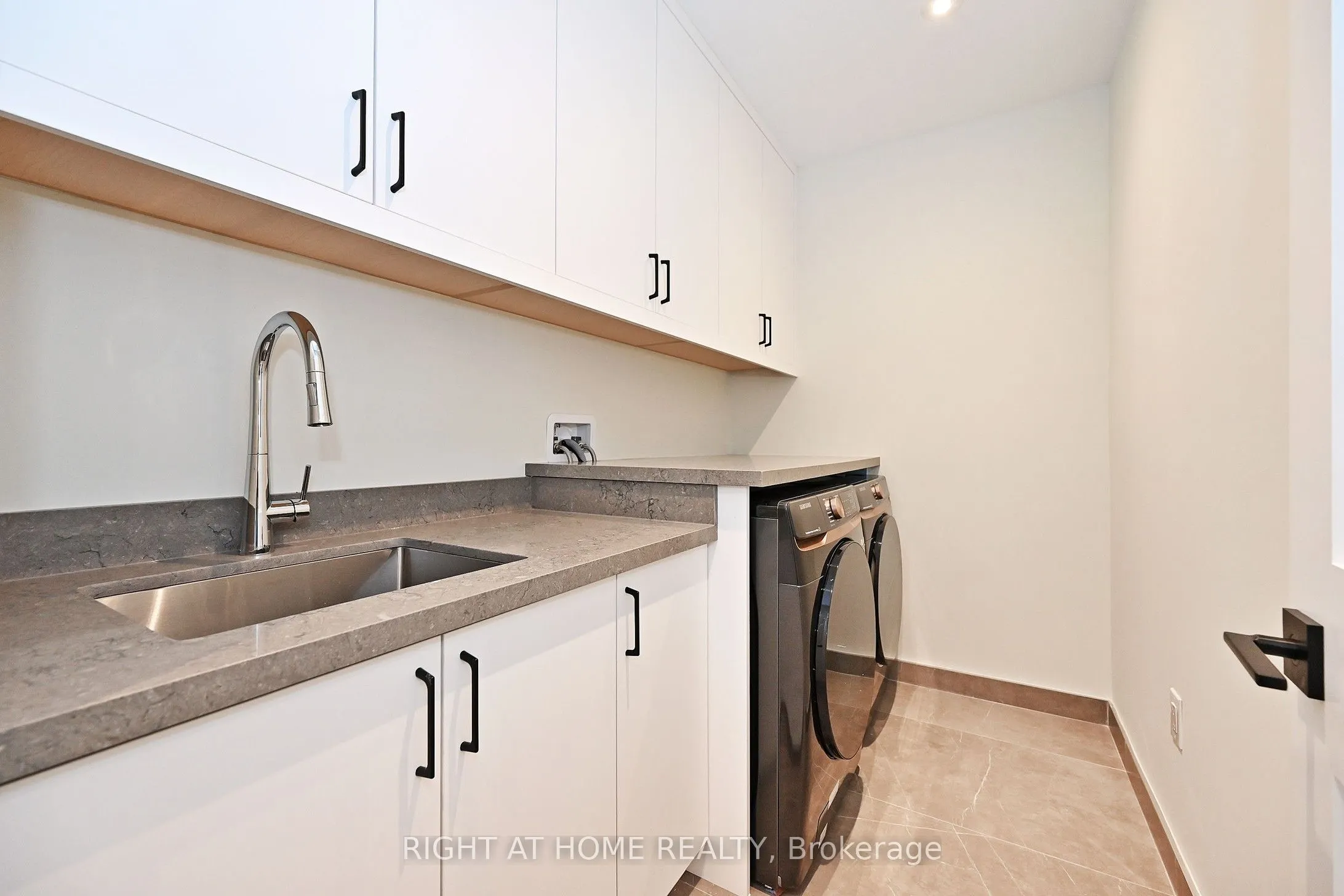 170 Lucas Street N, #170