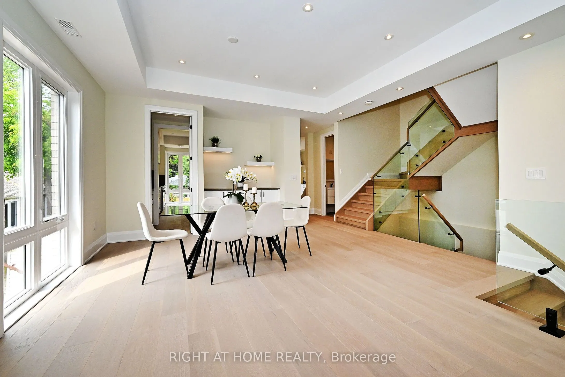170 Lucas Street N, #170