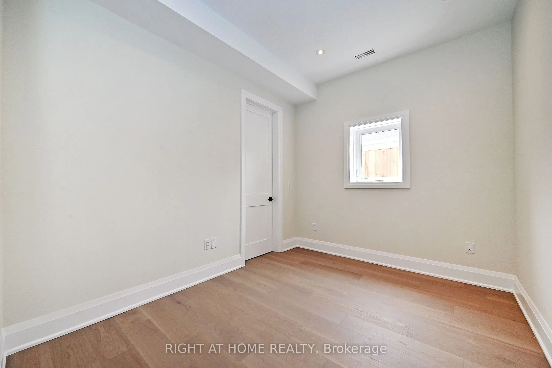 170 Lucas Street N, #170