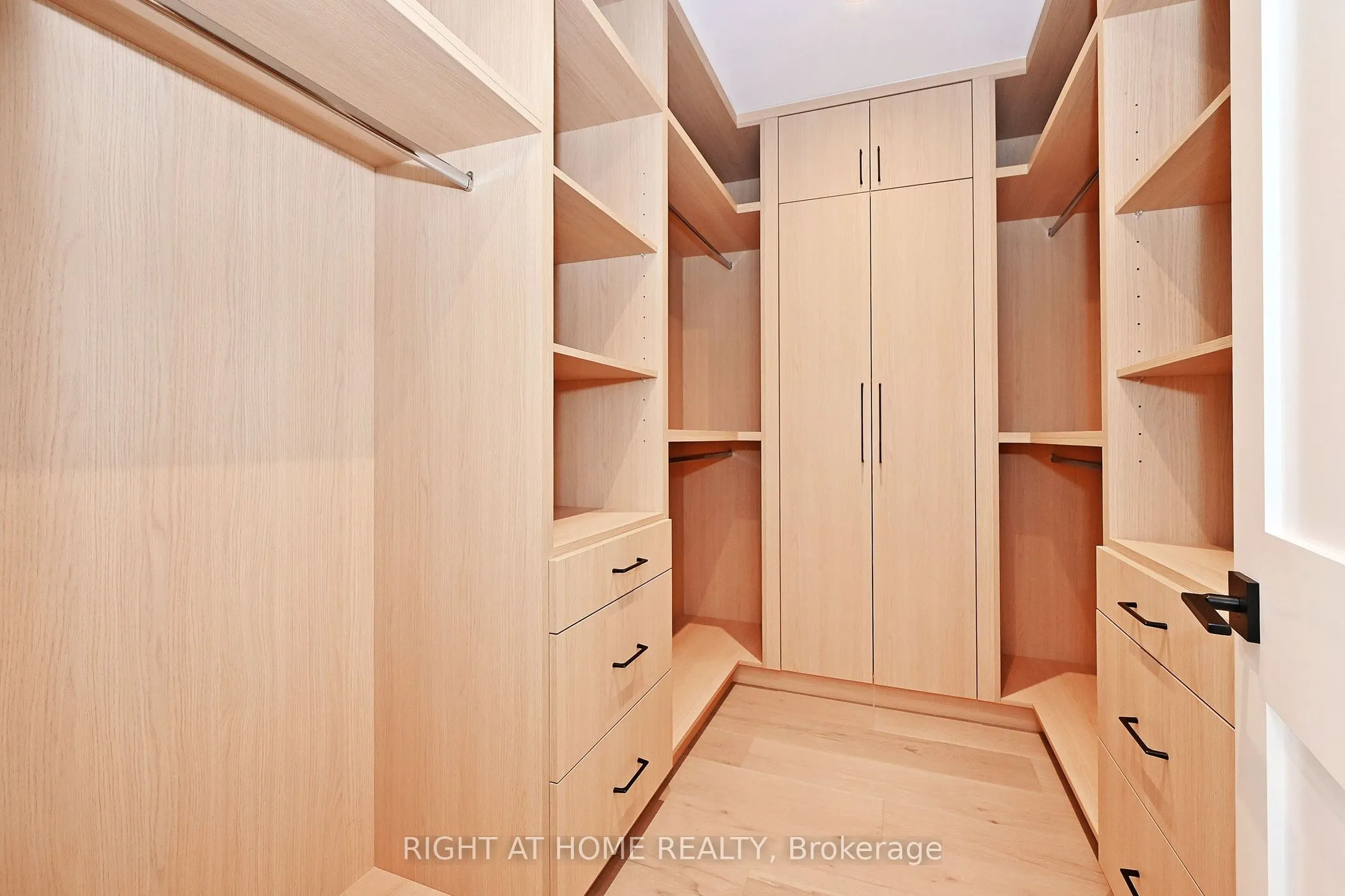 170 Lucas Street N, #170