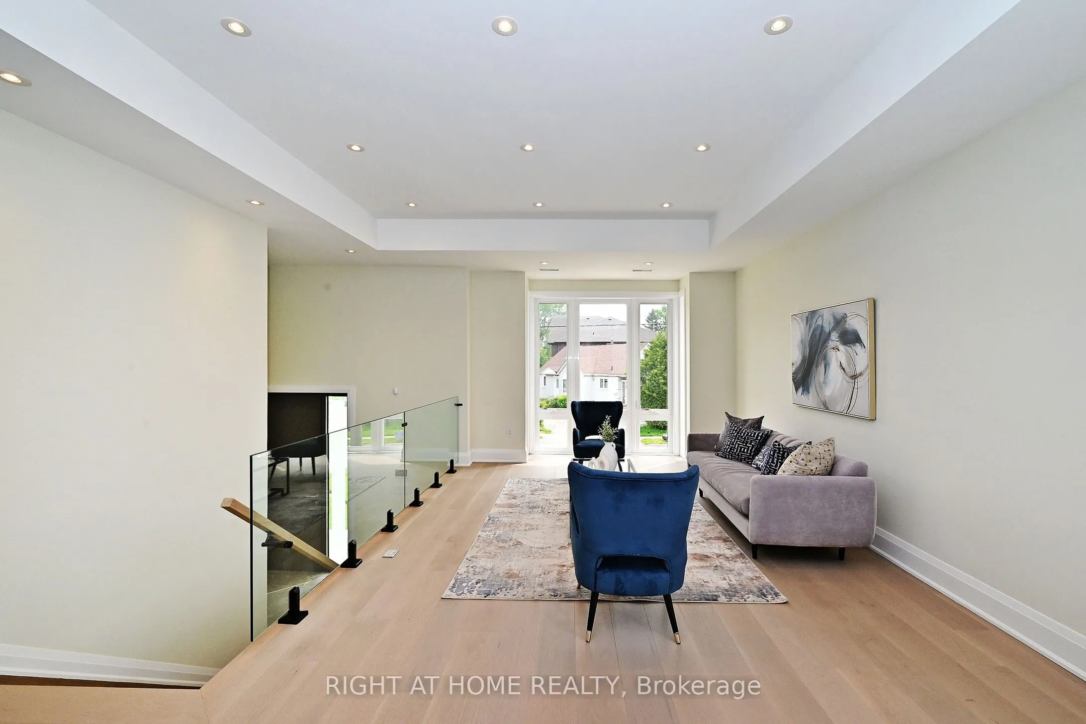 170 Lucas Street N, #170