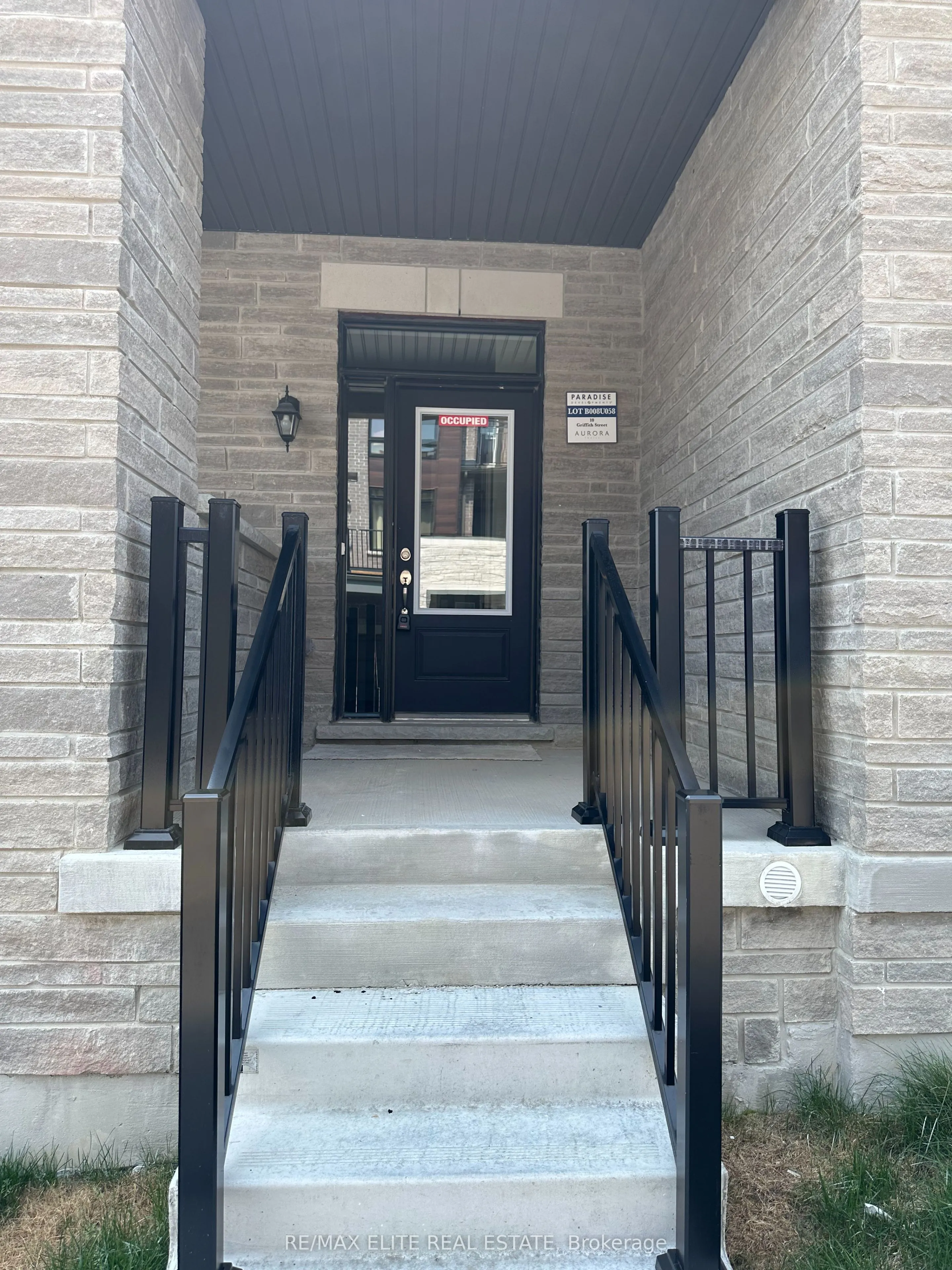 10 Griffith St