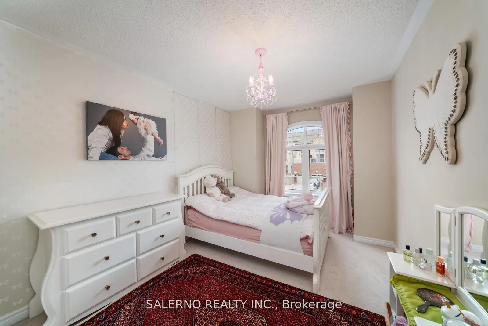 10 Isherwood Crescent