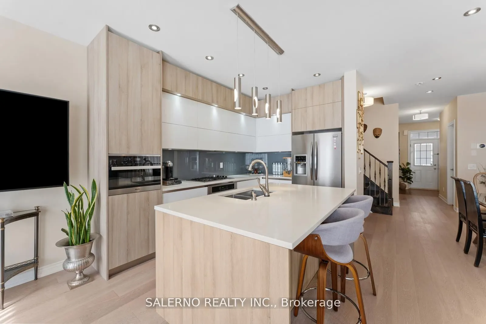 10 Isherwood Crescent