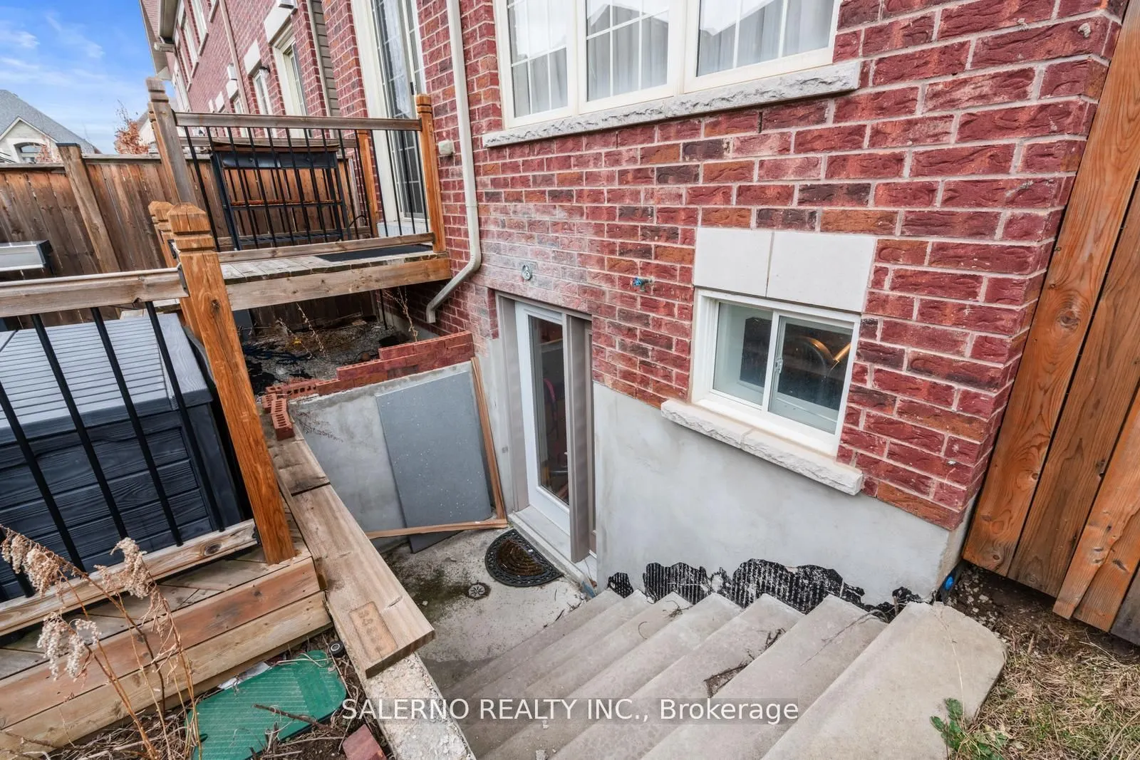 10 Isherwood Crescent