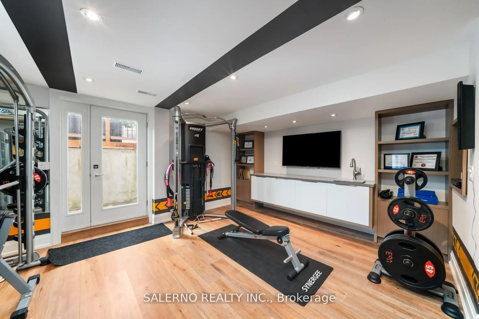 10 Isherwood Crescent