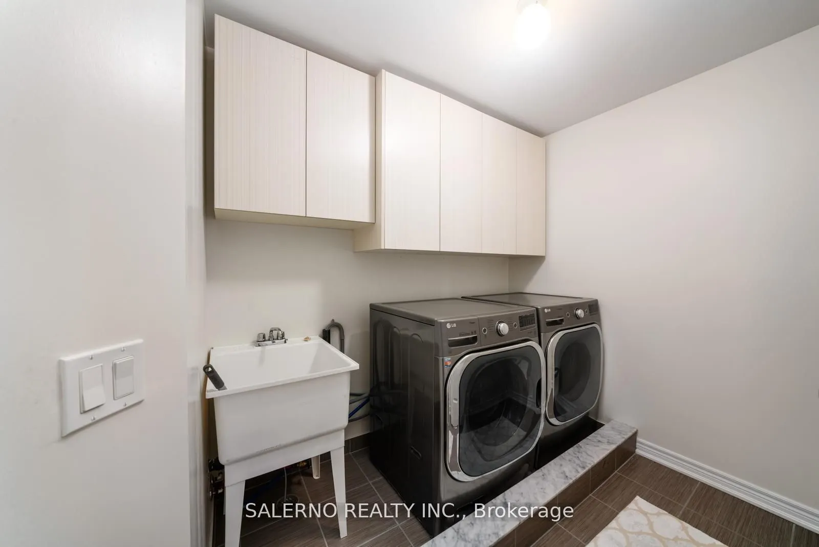 10 Isherwood Crescent