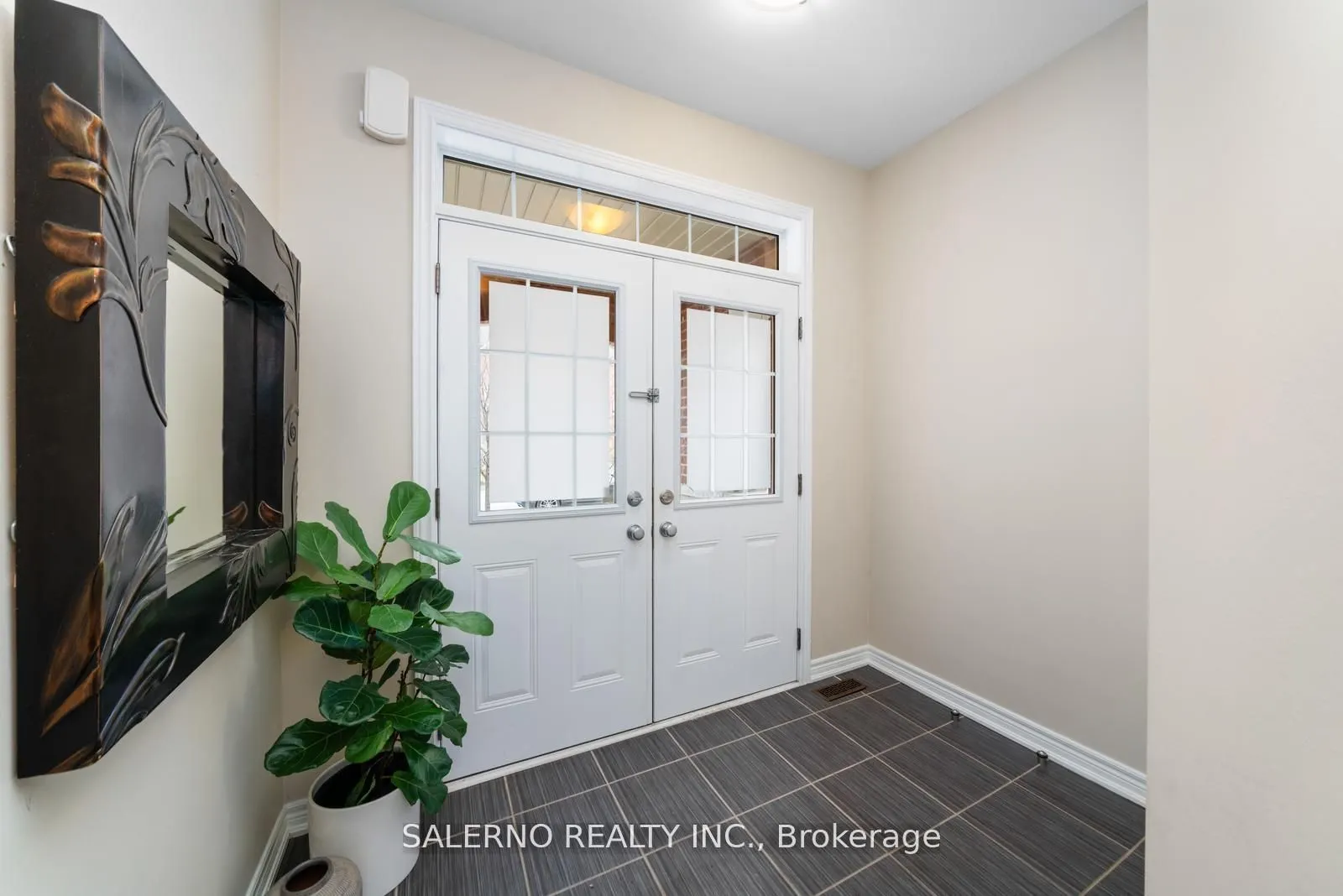 10 Isherwood Crescent