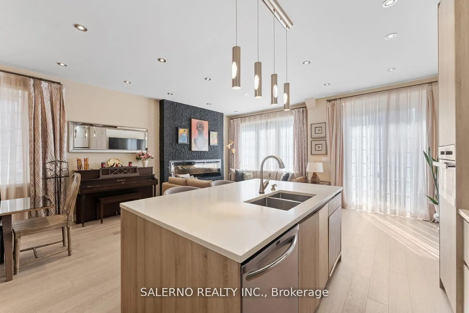 10 Isherwood Crescent