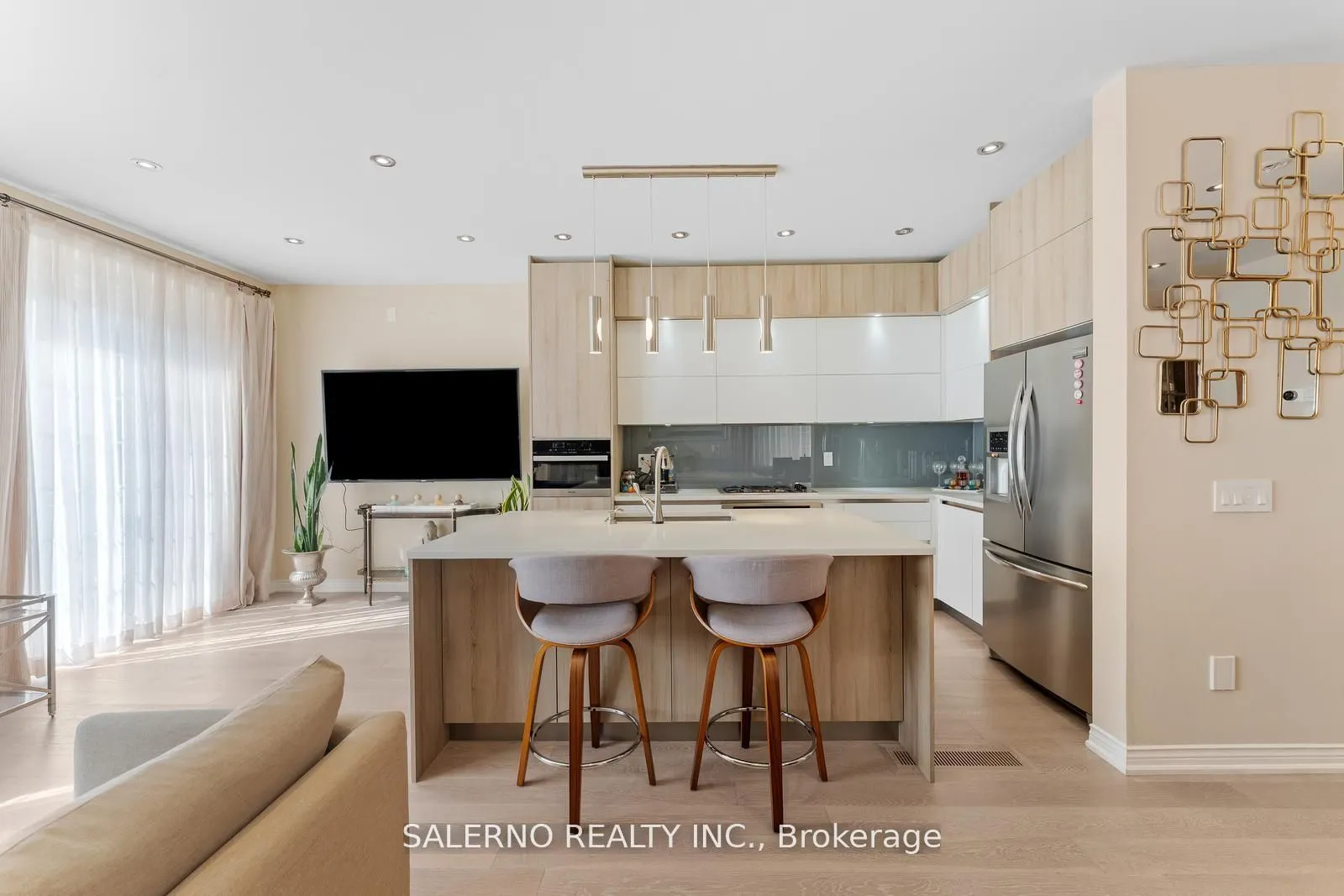 10 Isherwood Crescent