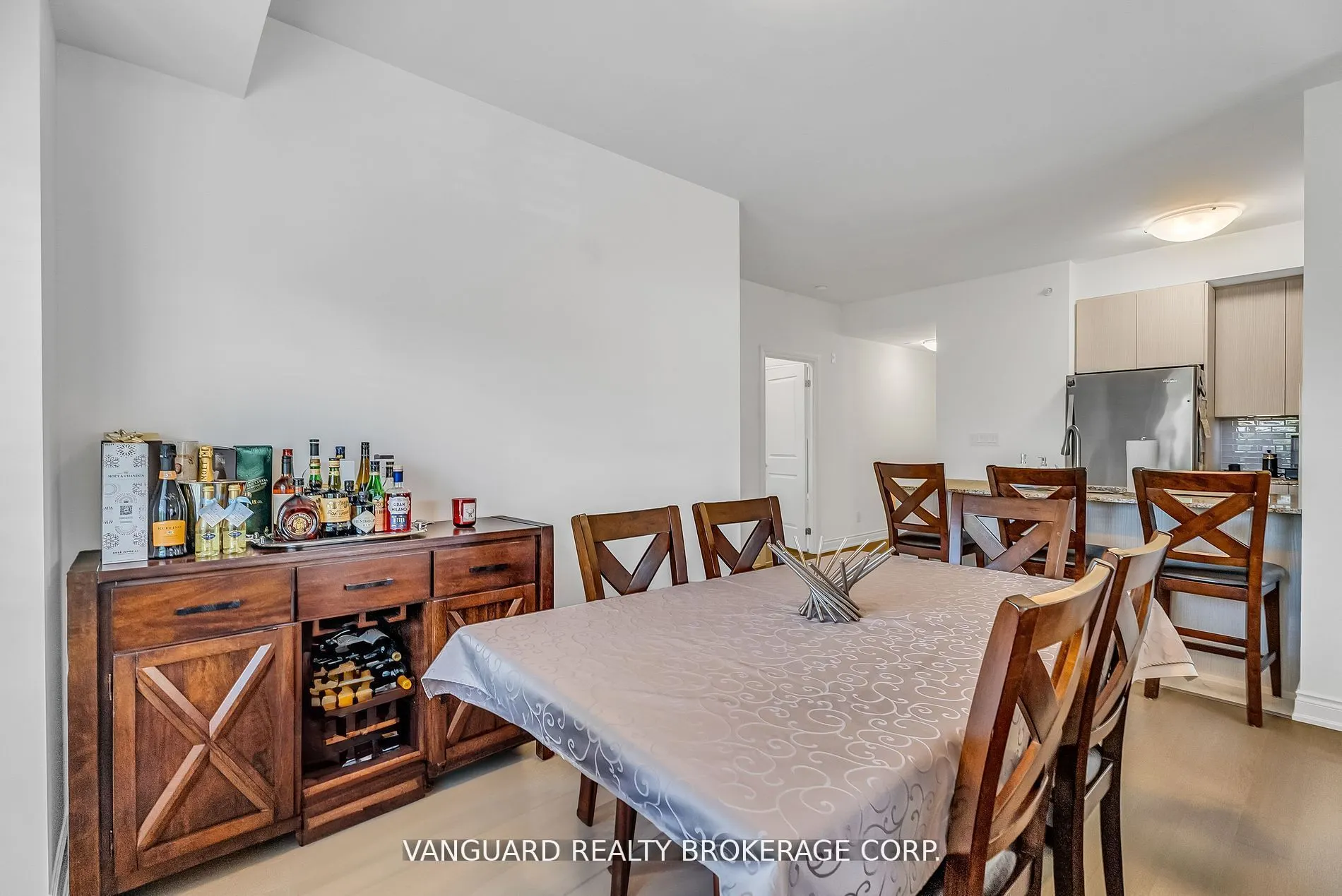 86 Woodbridge Avenue, #209