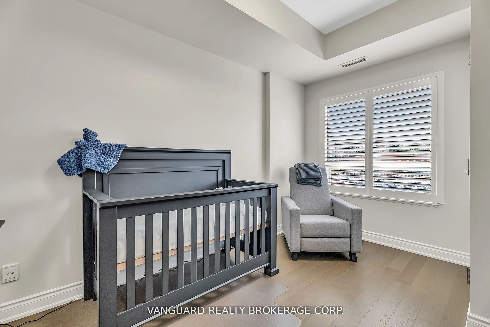 86 Woodbridge Avenue, #209