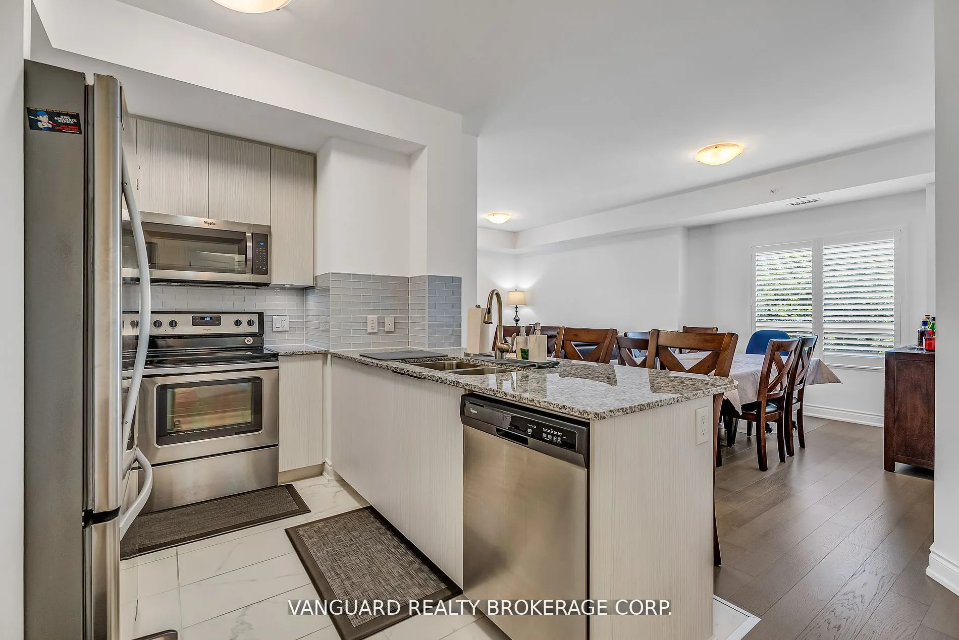 86 Woodbridge Avenue, #209