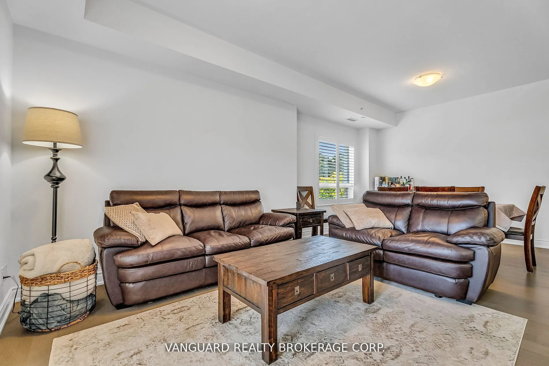 86 Woodbridge Avenue, #209