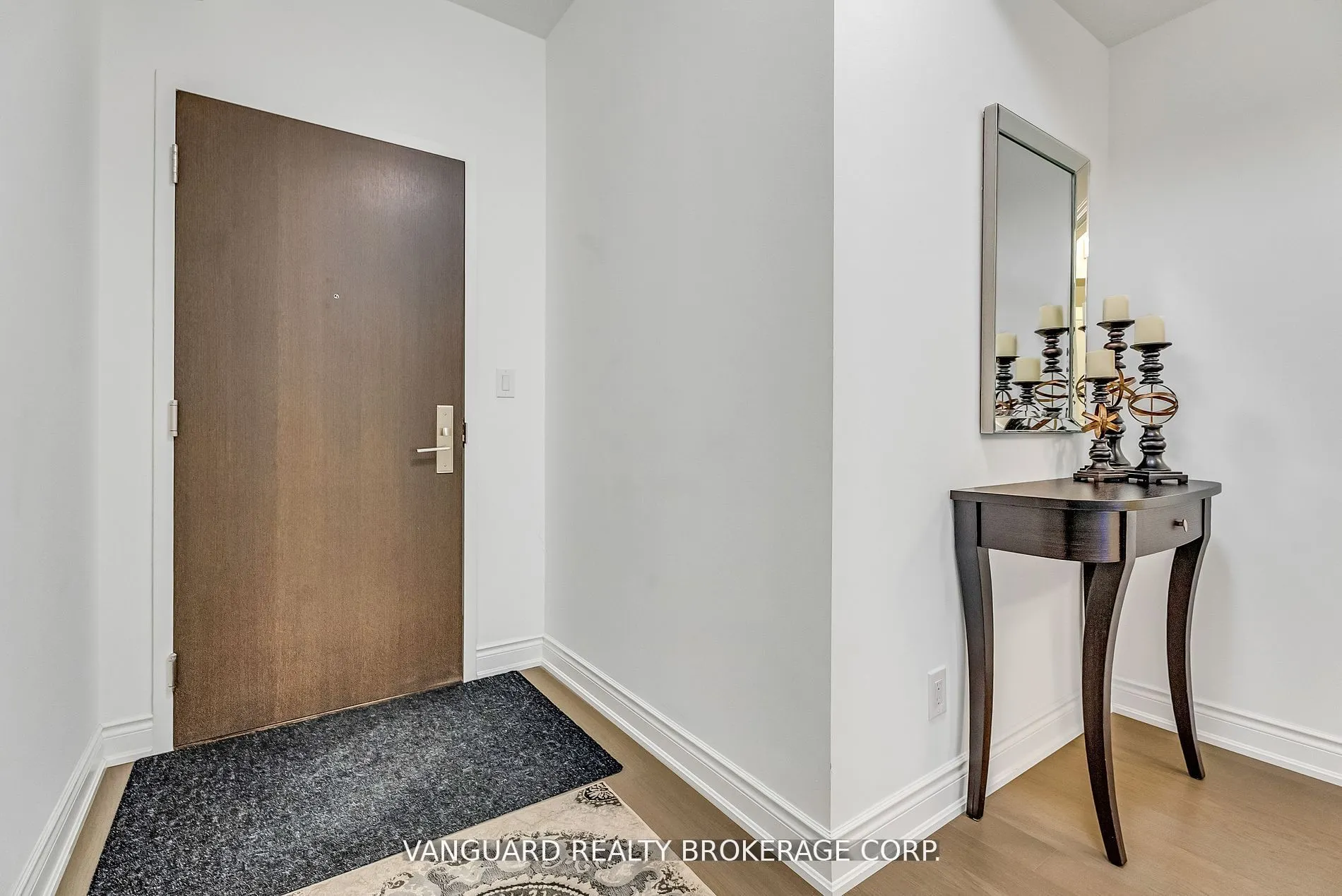 86 Woodbridge Avenue, #209