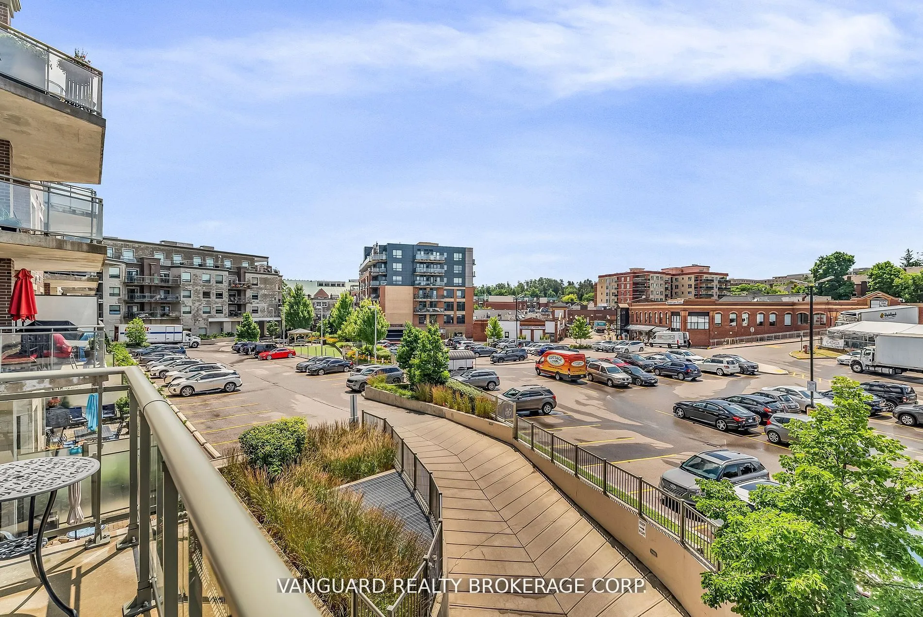 86 Woodbridge Avenue, #209