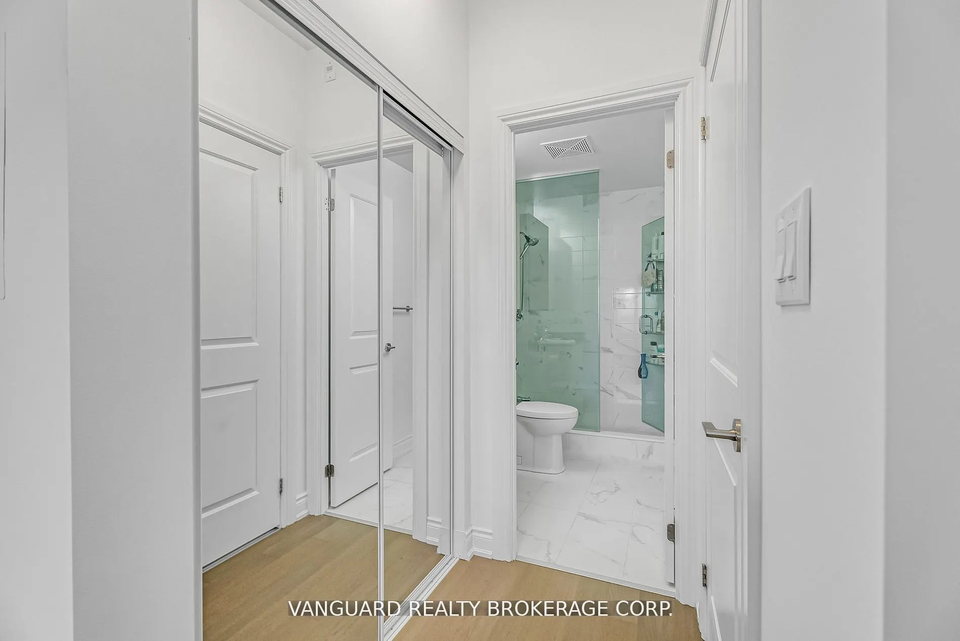 86 Woodbridge Avenue, #209