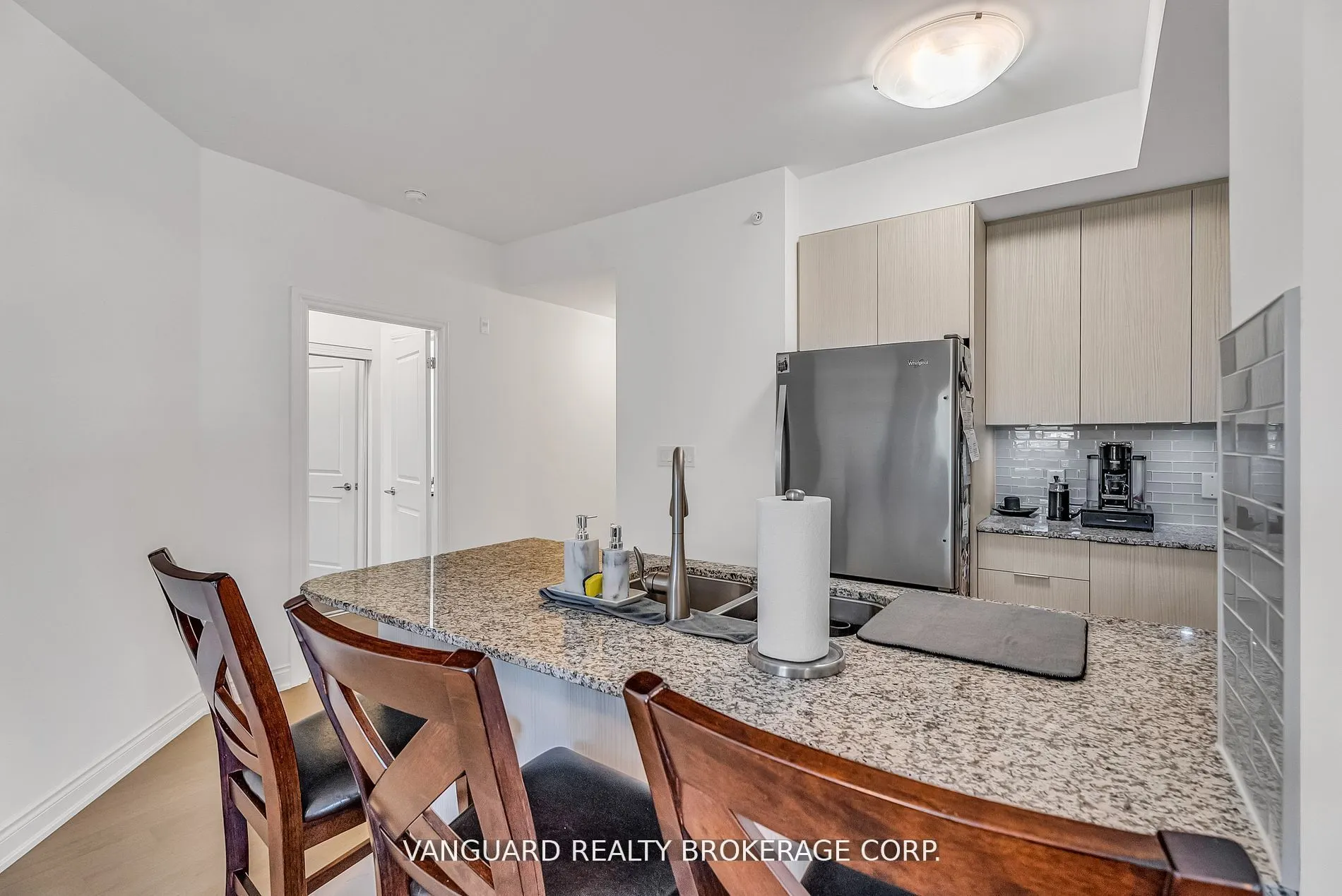 86 Woodbridge Avenue, #209