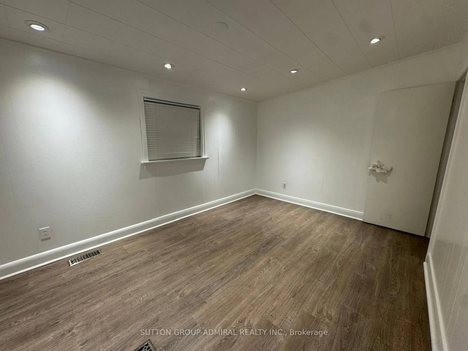 31 Machell Avenue, #Back