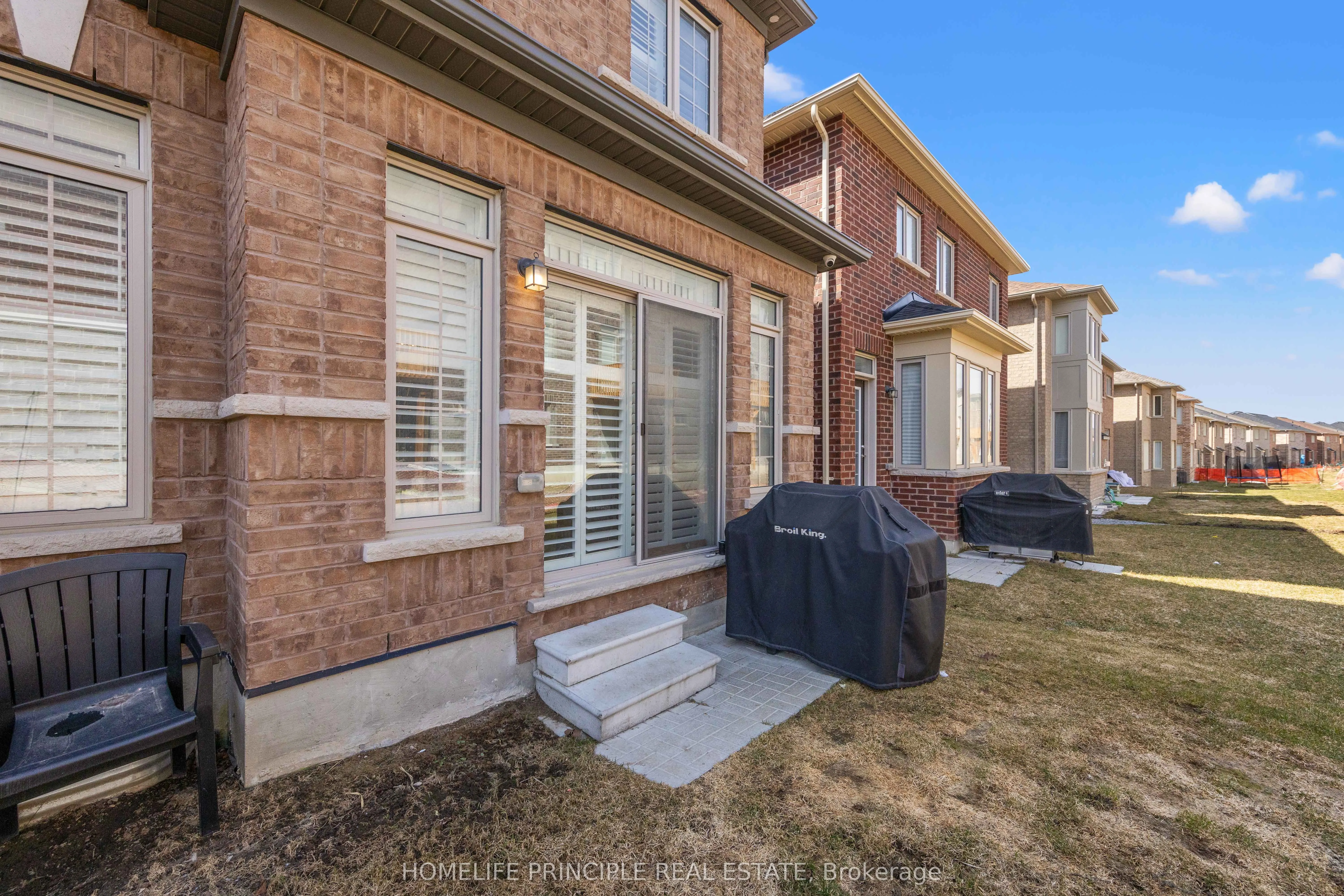 88 Ben Sinclair Avenue