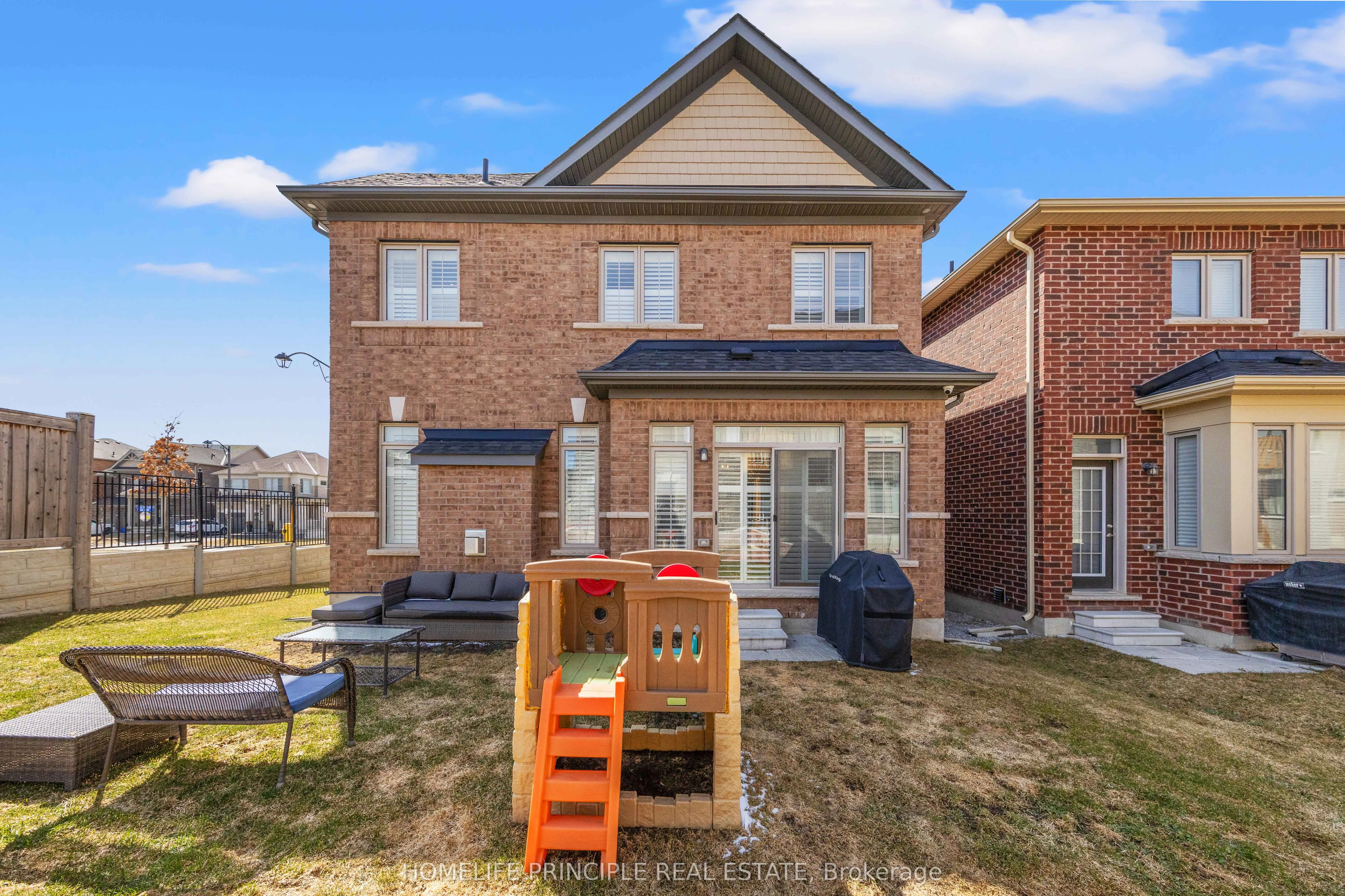 88 Ben Sinclair Avenue