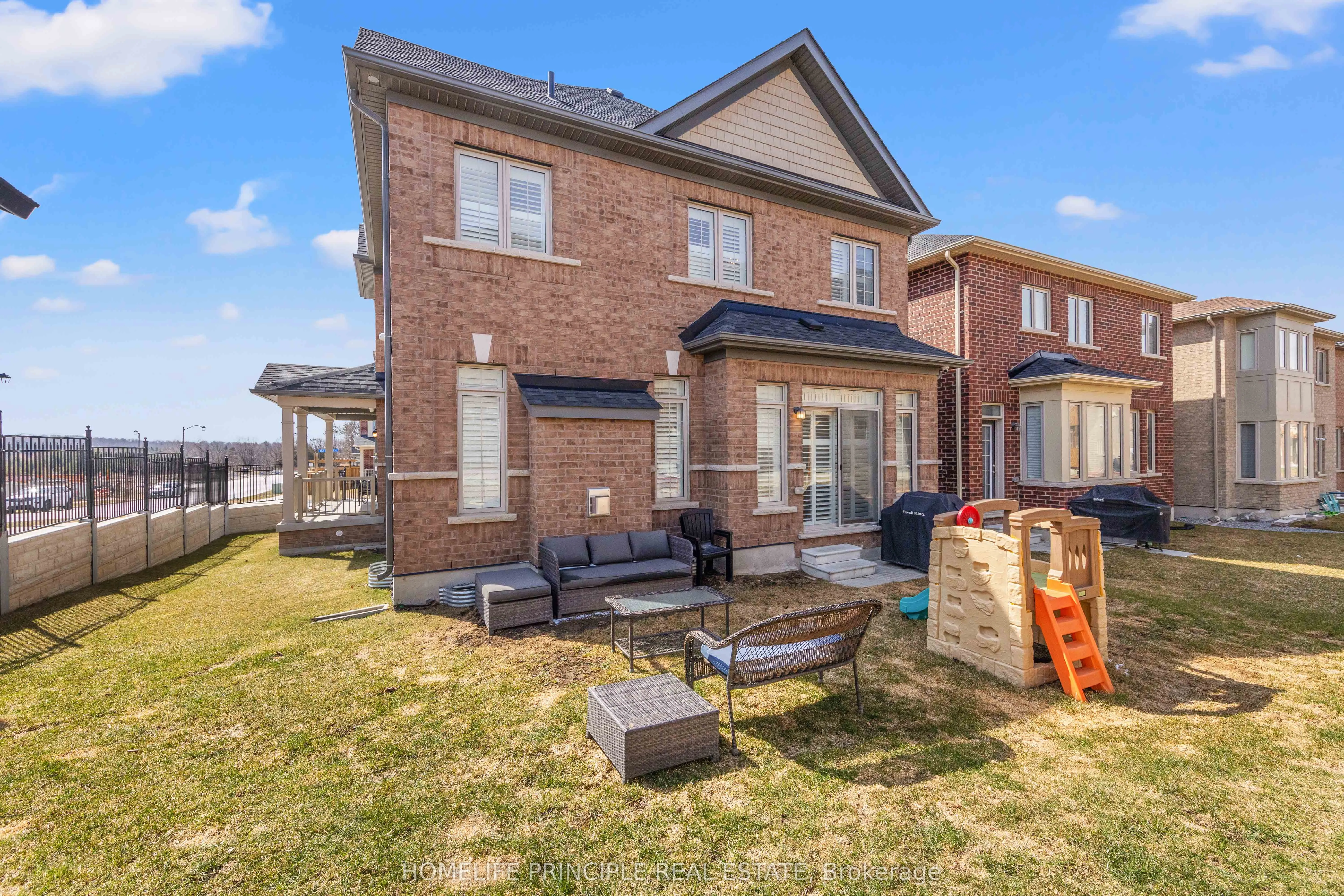 88 Ben Sinclair Avenue